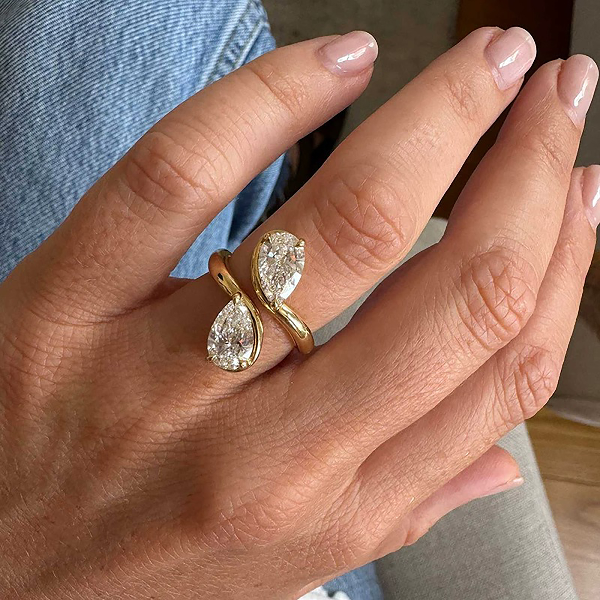 Célidande 18K Gold Dual Teardrop Open Ring