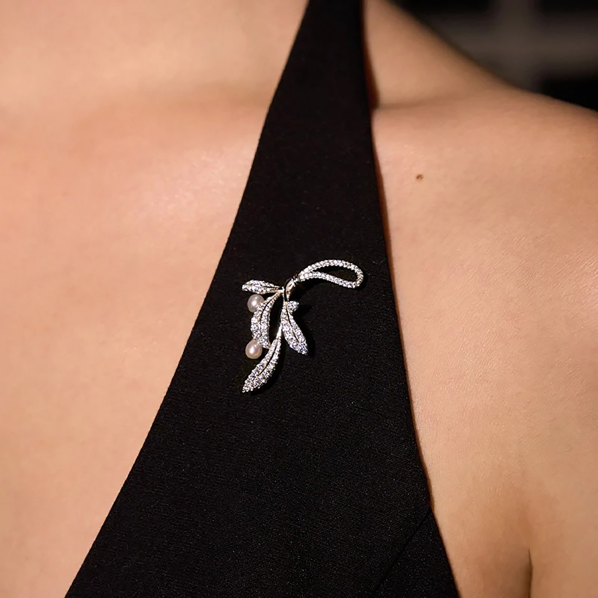 Colette White Leaf Pearl Brooch
