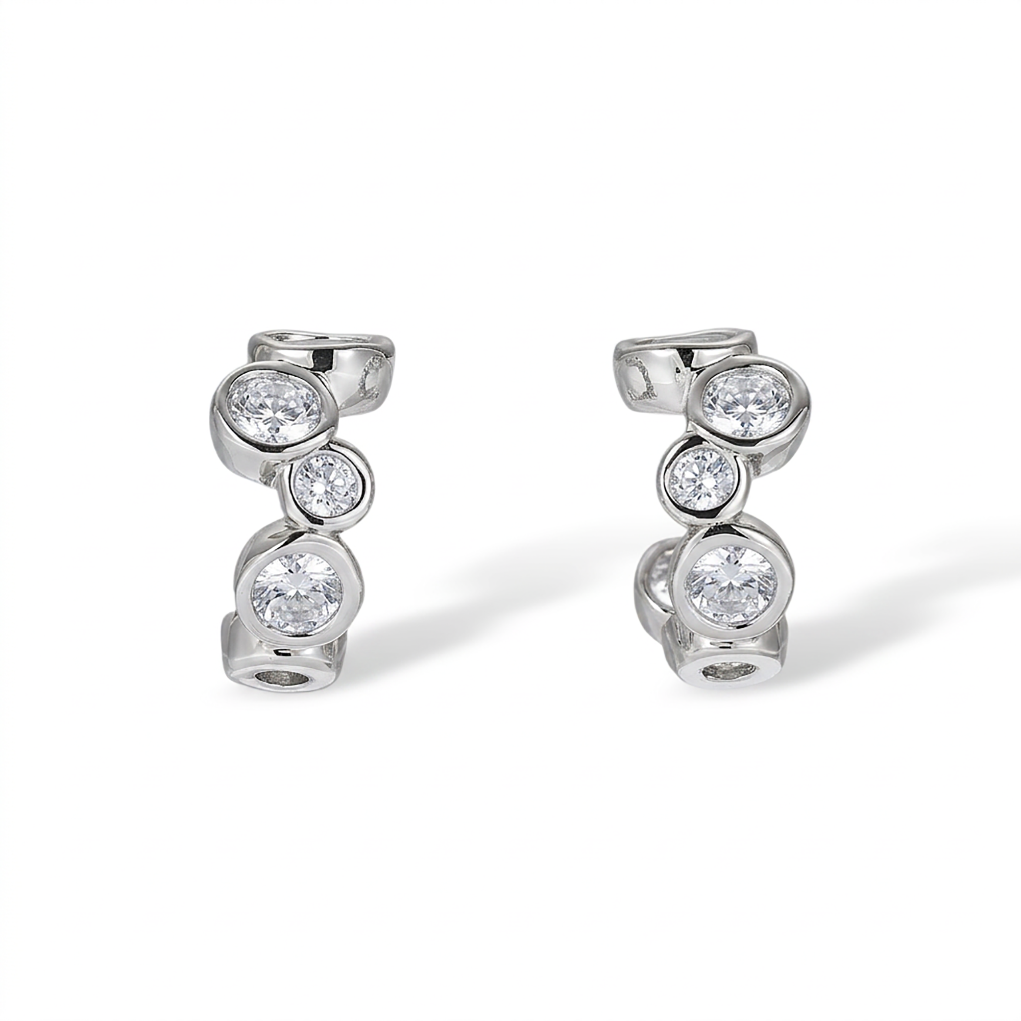 Eudoxa 18K Gold Bezel Round Earrings