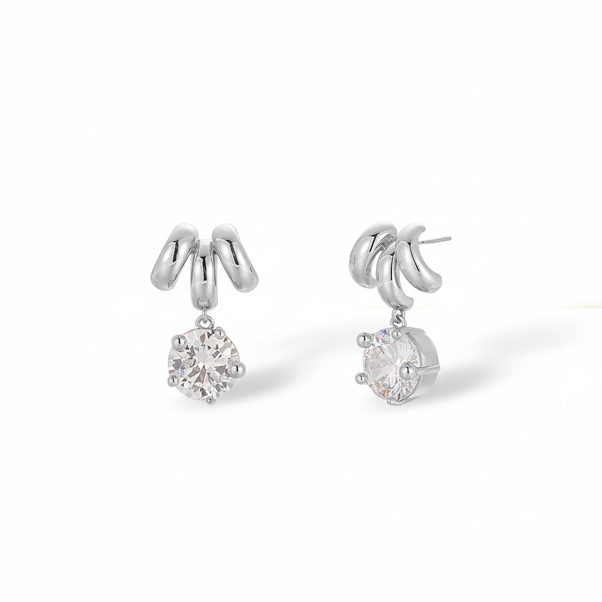 Florentine 14K Gold M Shape Earrings