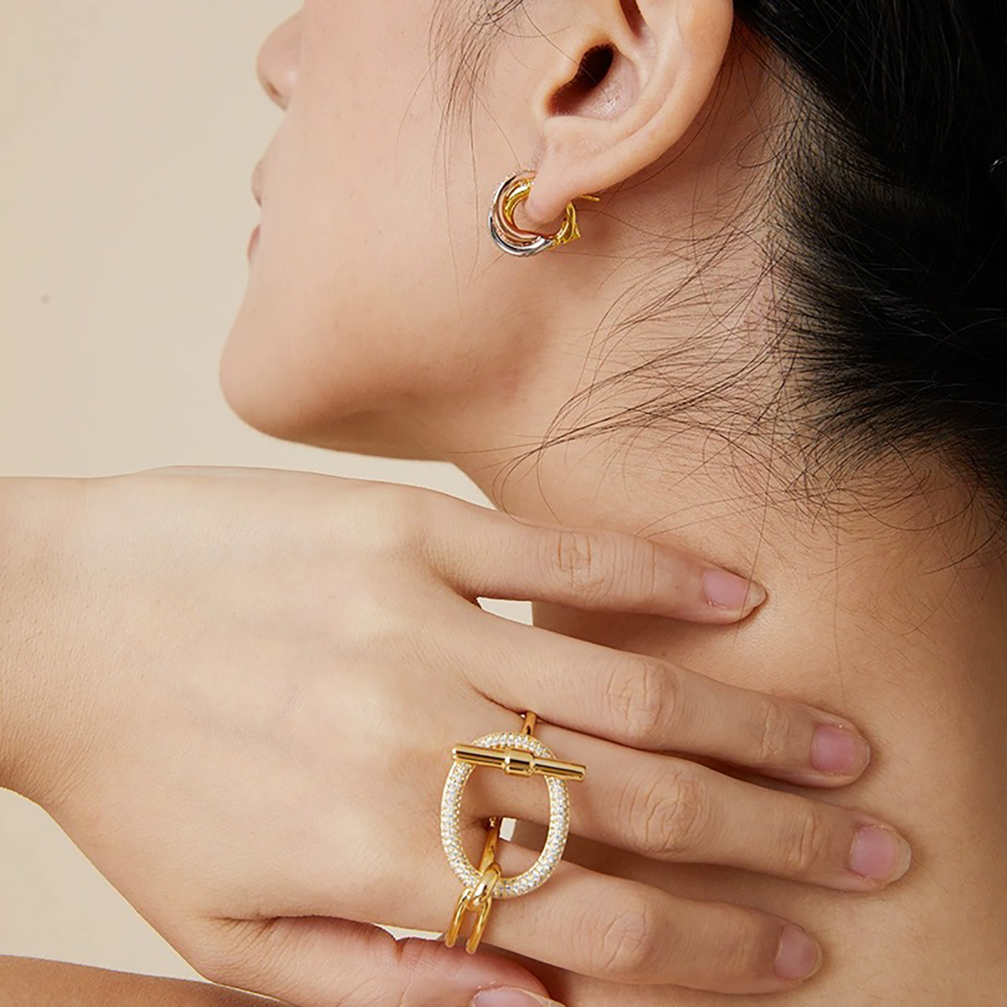 Gerhild 18K Gold Oval Toggle Pavé Open Ring
