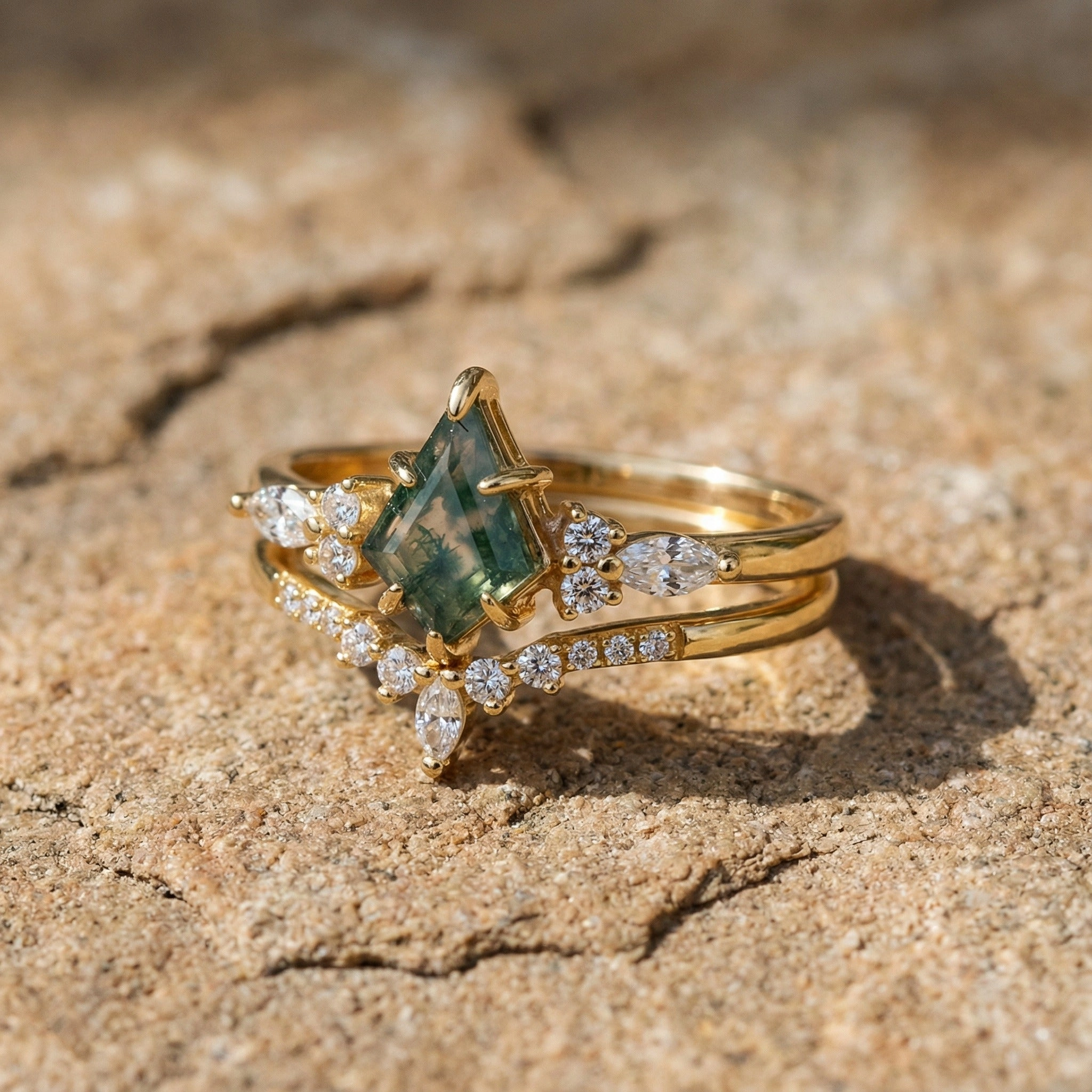 Gitane Moss Triangular Ring Set
