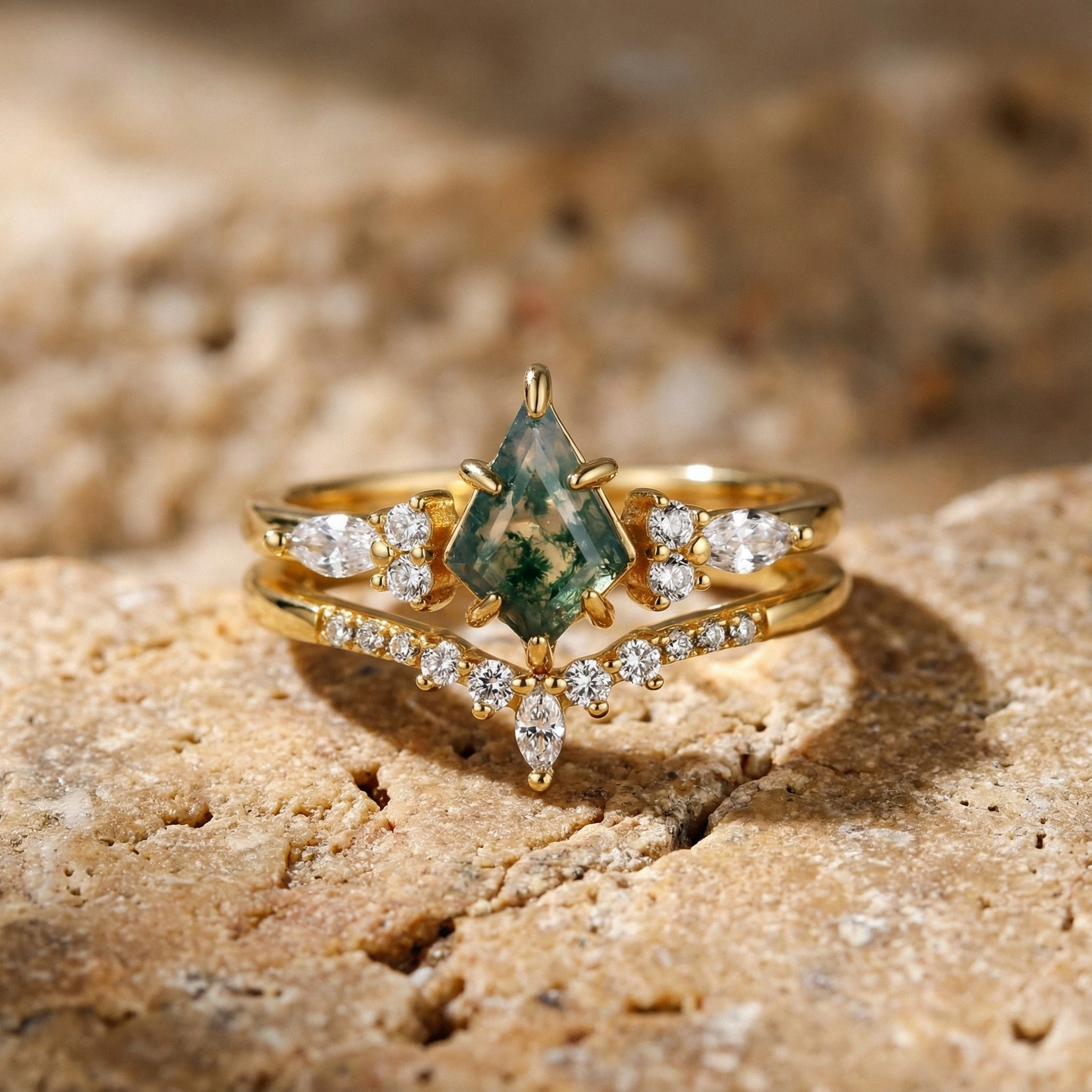 Gitane Moss Triangular Ring Set