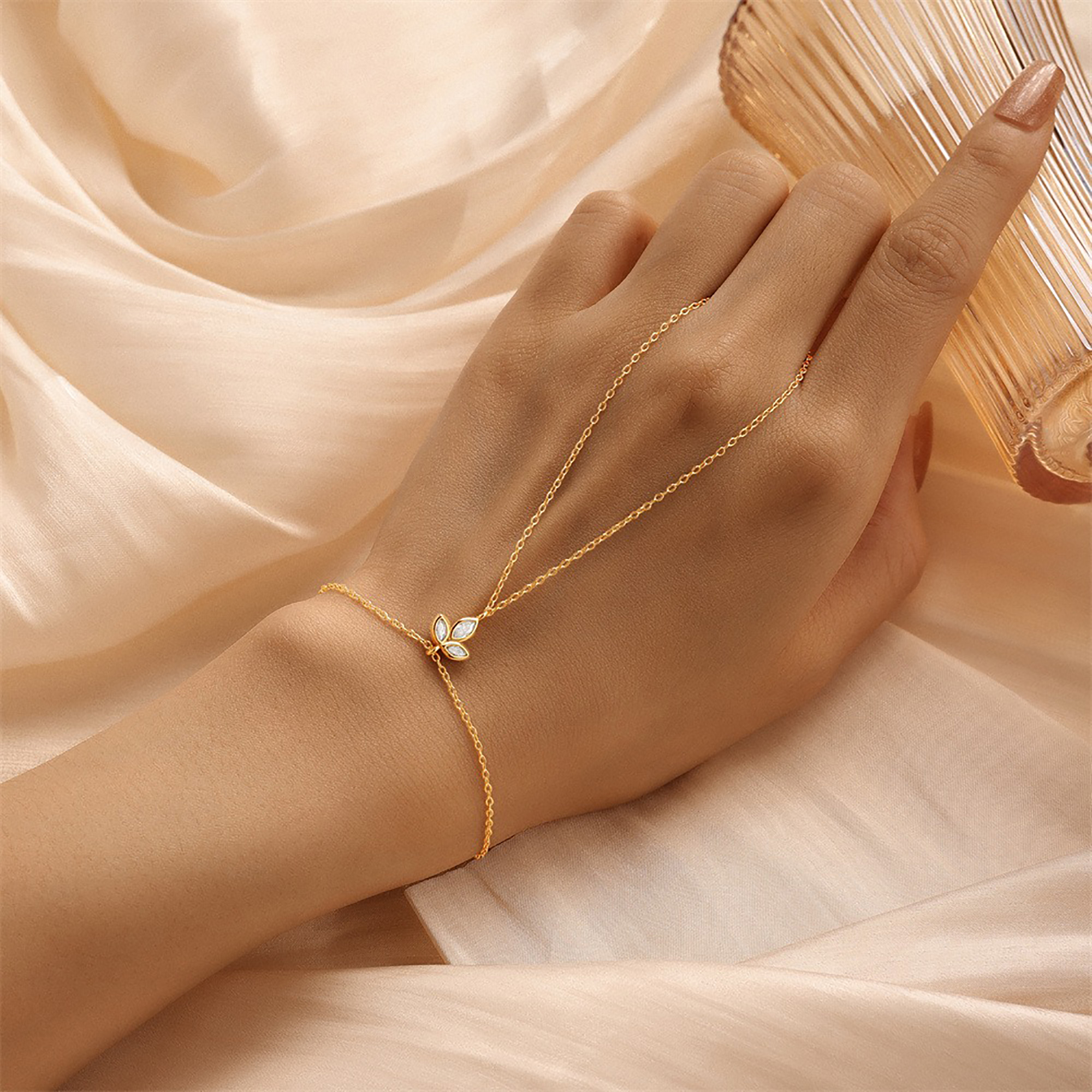 Kornelia 18K Gold Marquise Leaf Link Finger Bracelet