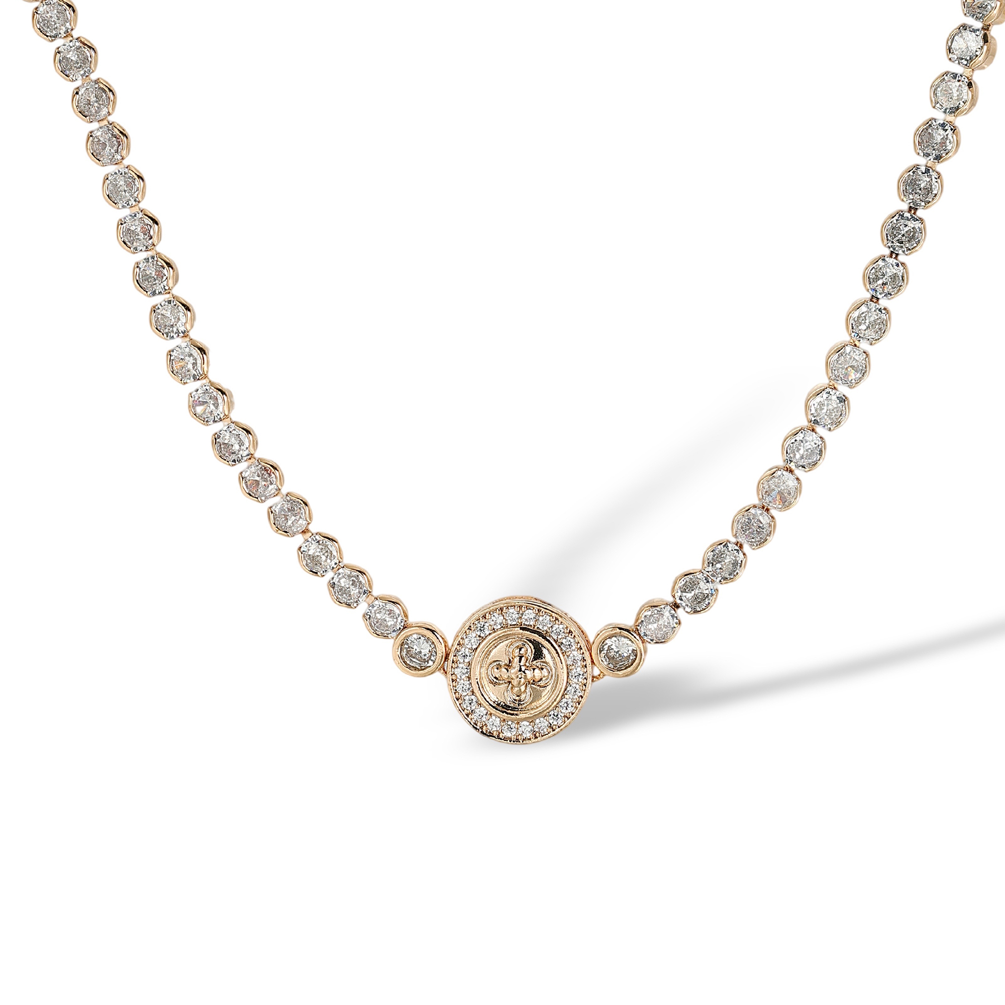 Lisandra 18K Gold Round Floral Choker Necklace
