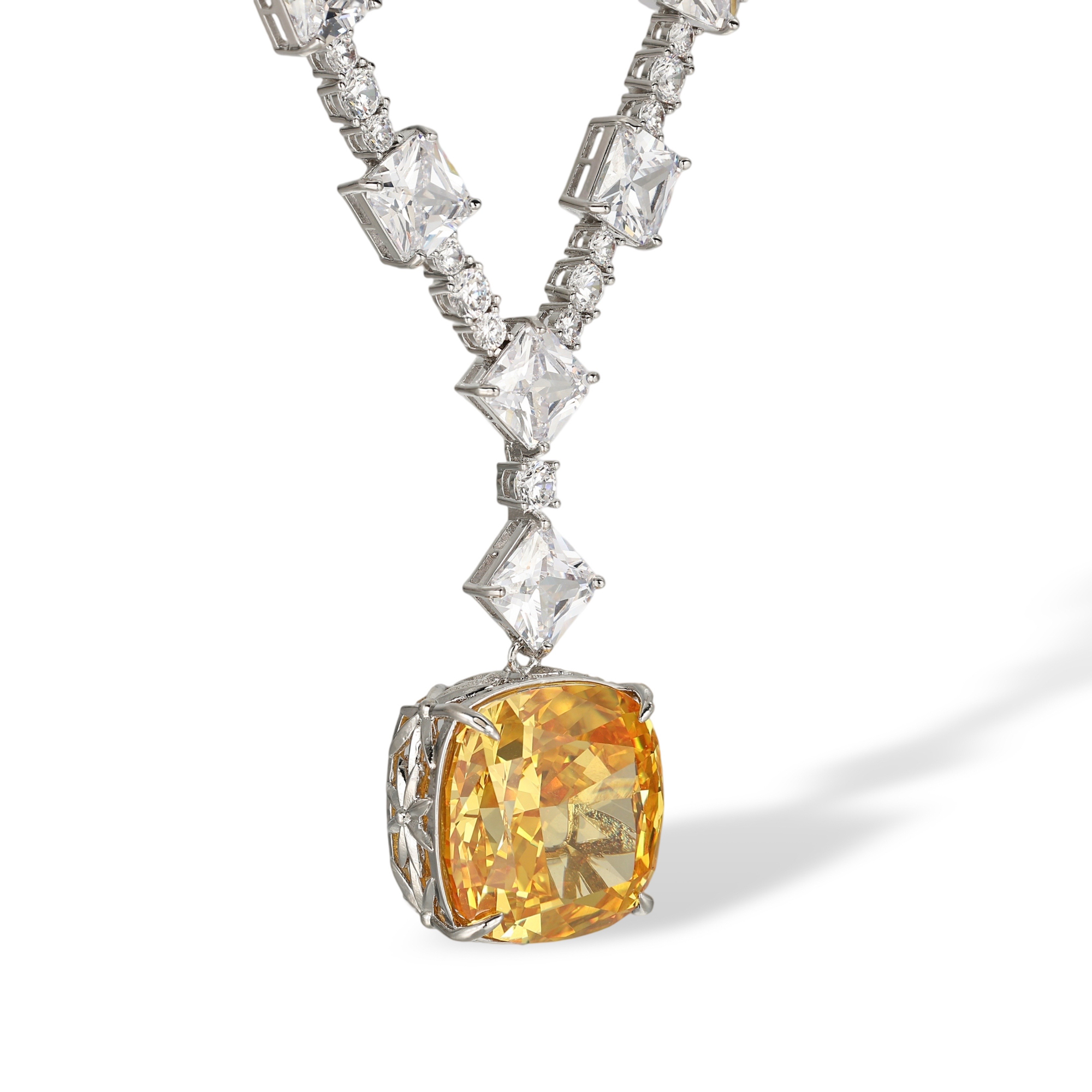 Mabille Cushion Necklace