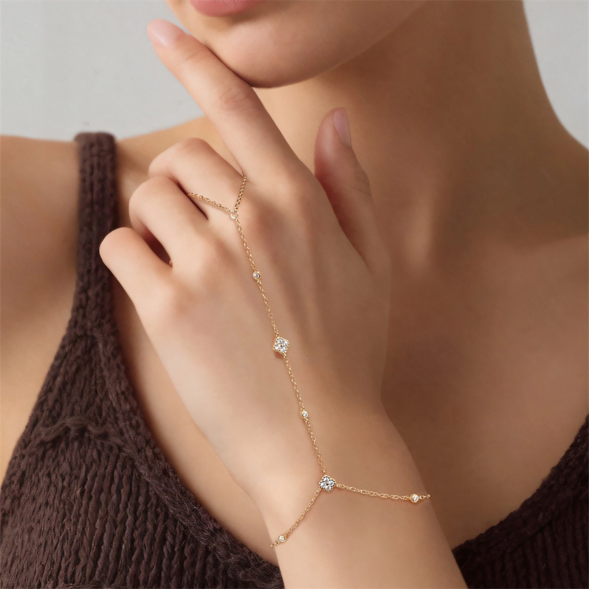 Ultima 18K Gold Trèfle Link Finger Bracelet