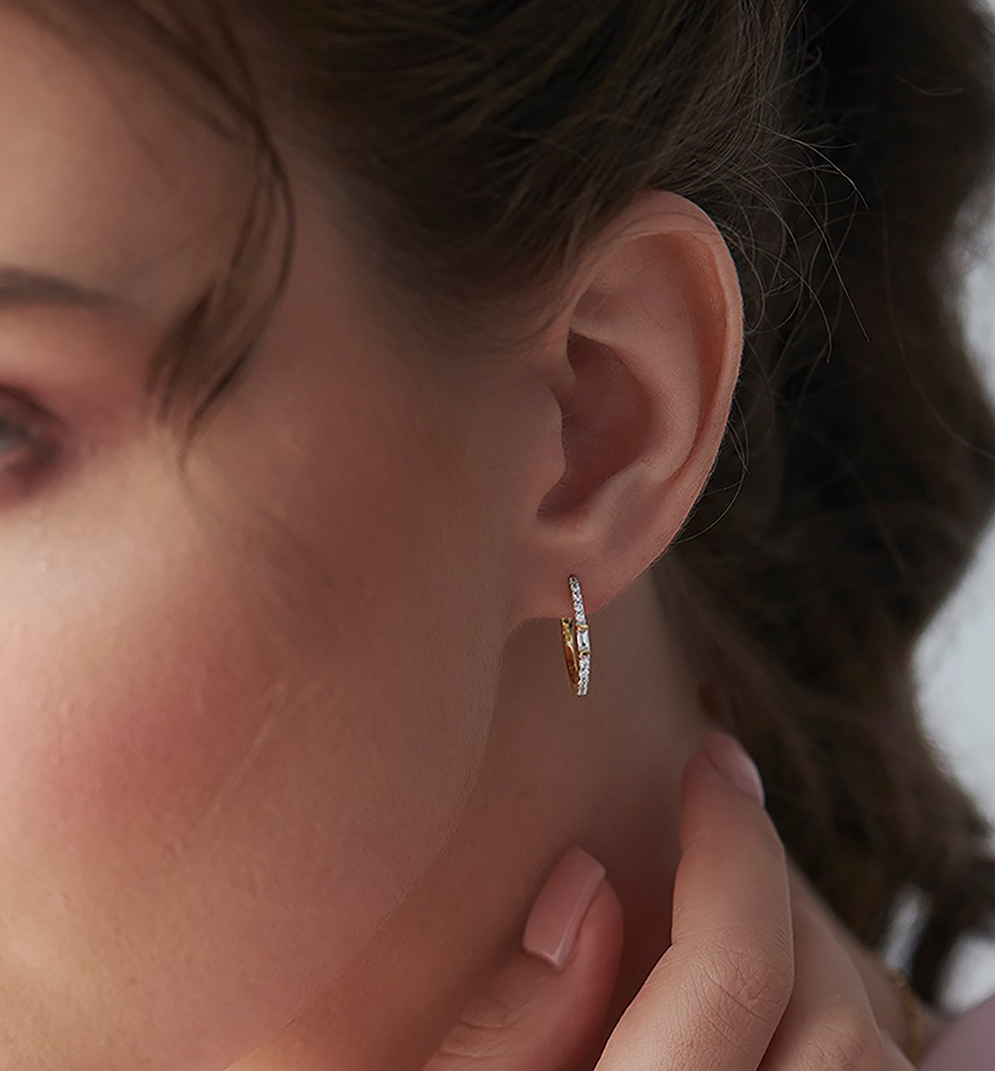 Zäzilie 18K Gold Baguette Round Hoop Earrings