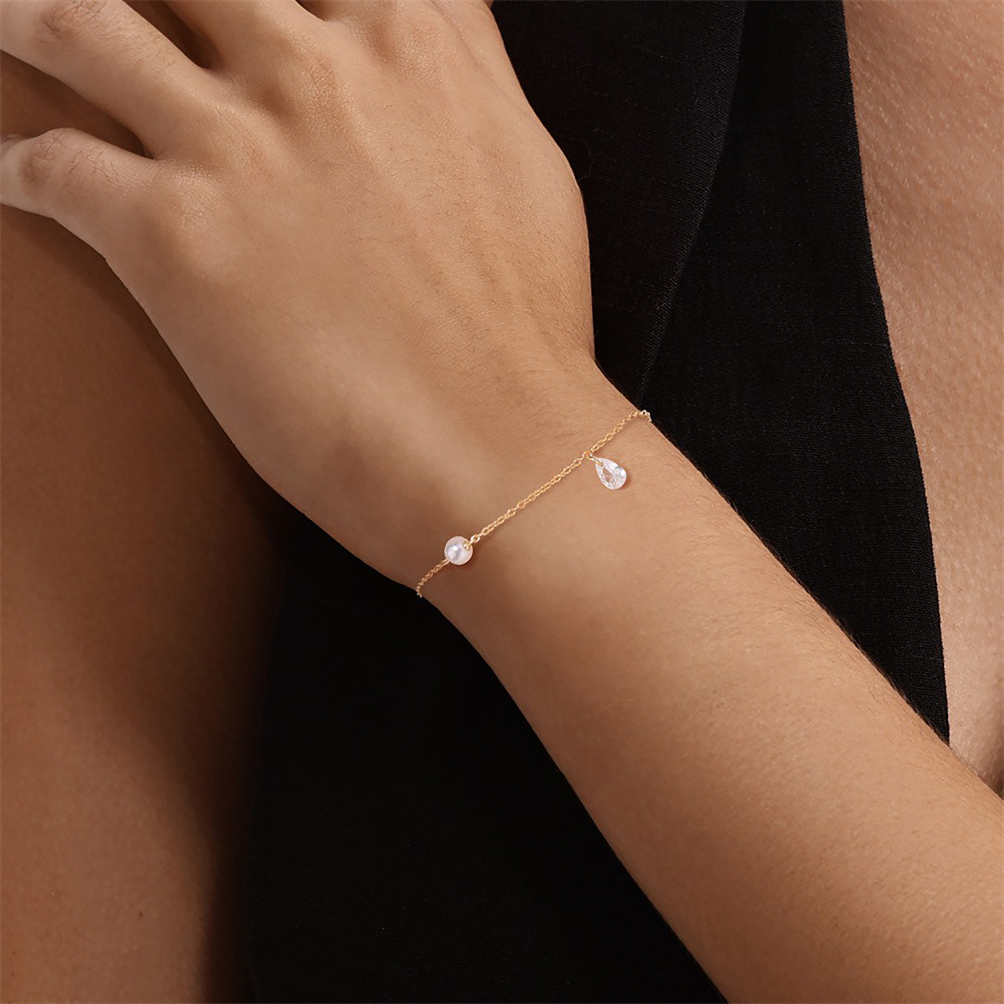 Zaneta 18K Gold Pearl Teardrop Bracelet