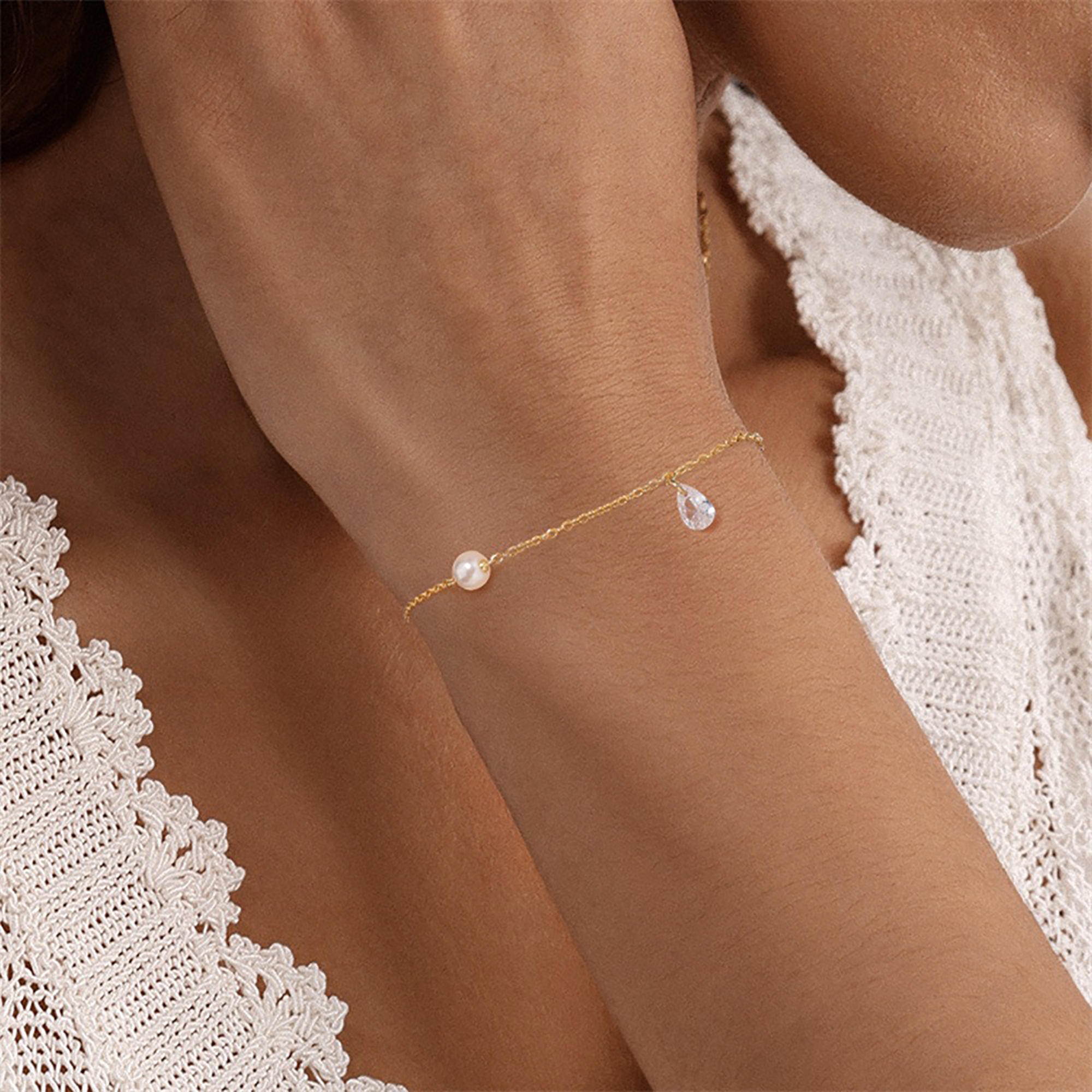 Zaneta 18K Gold Pearl Teardrop Bracelet