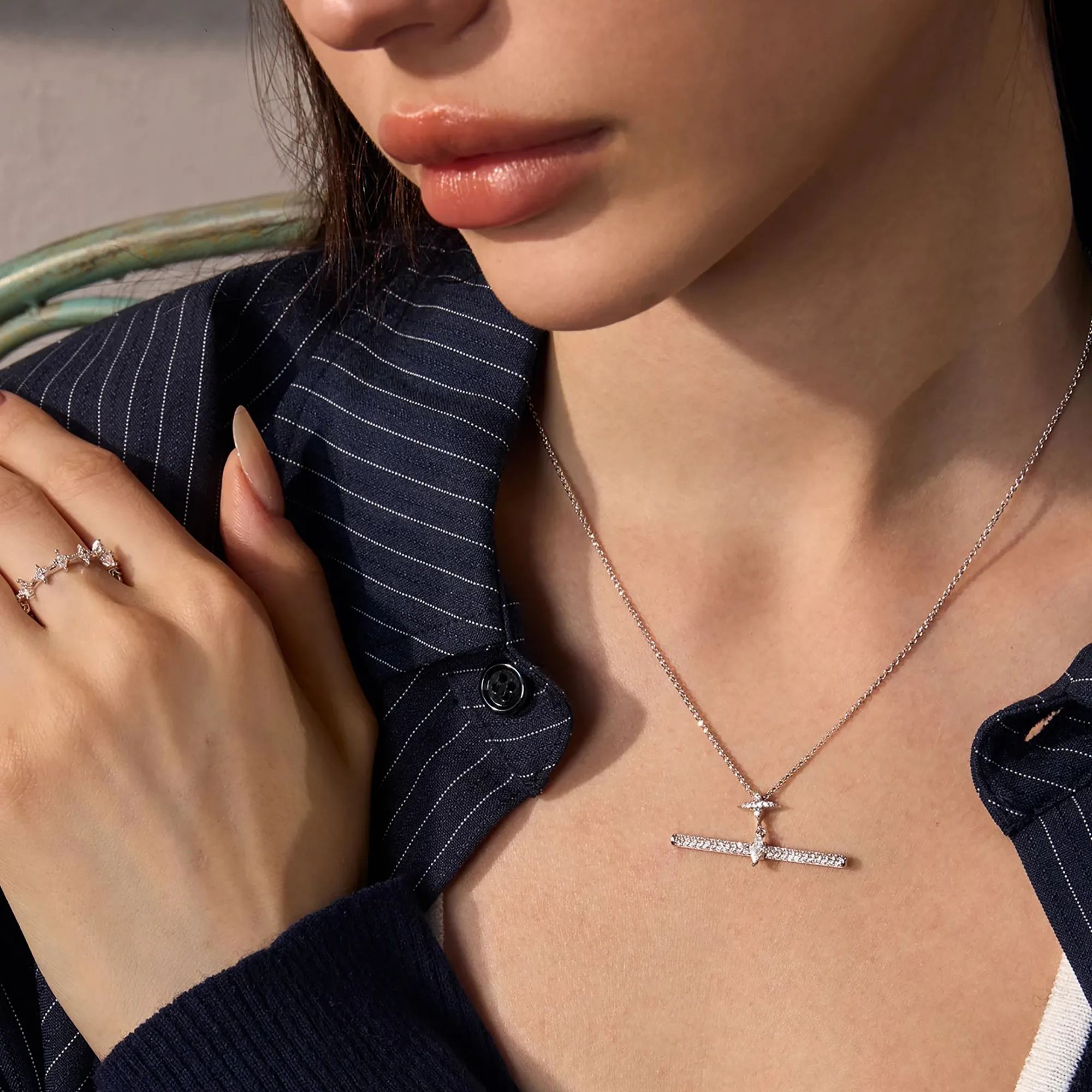 Anthéa White Starburst T-Bar Necklace