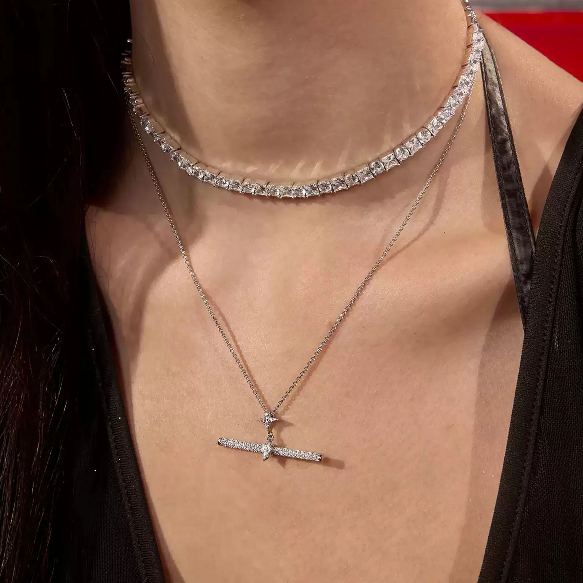 Anthéa White Starburst T-Bar Necklace