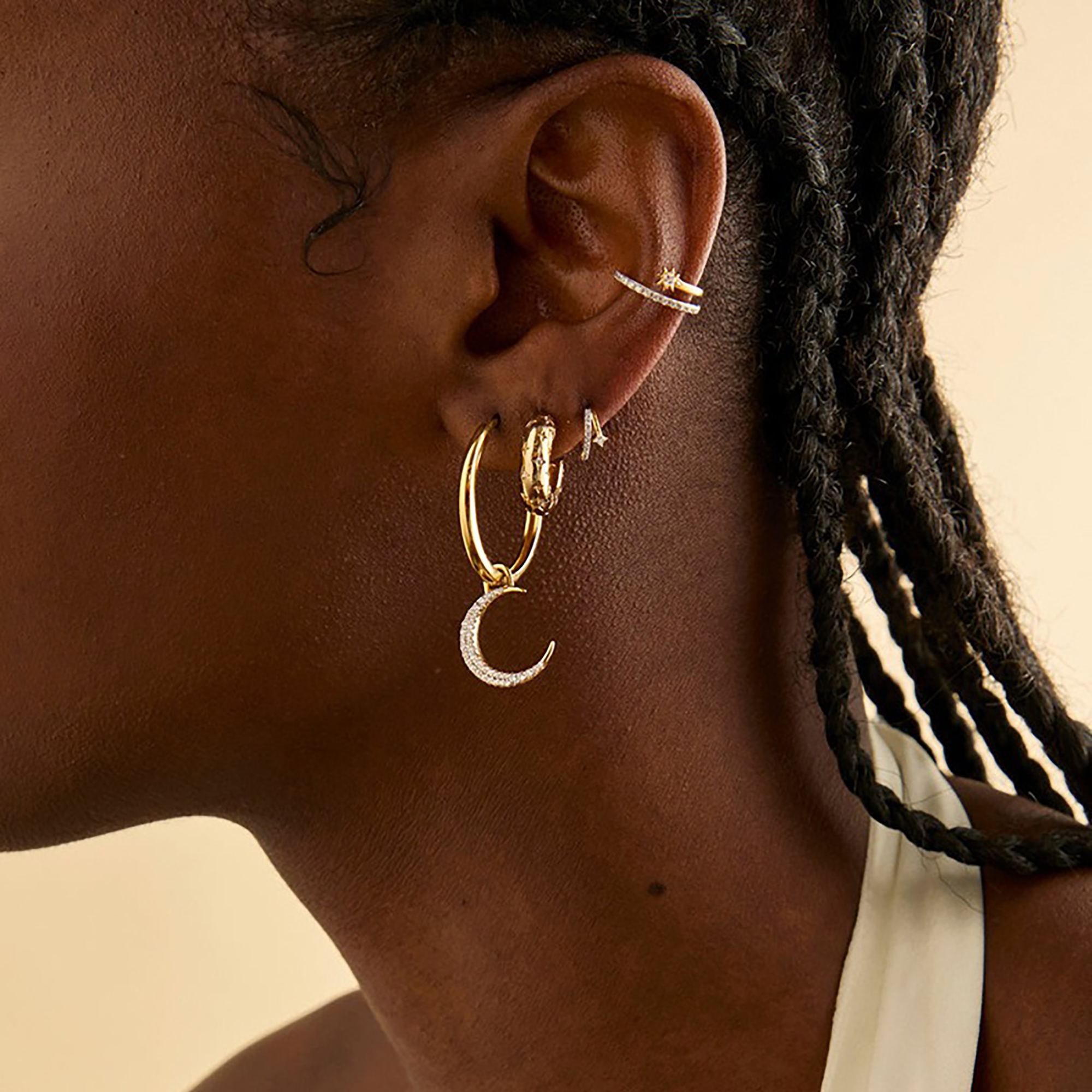 Walfriede 18K Gold Square Round Hoop Earrings