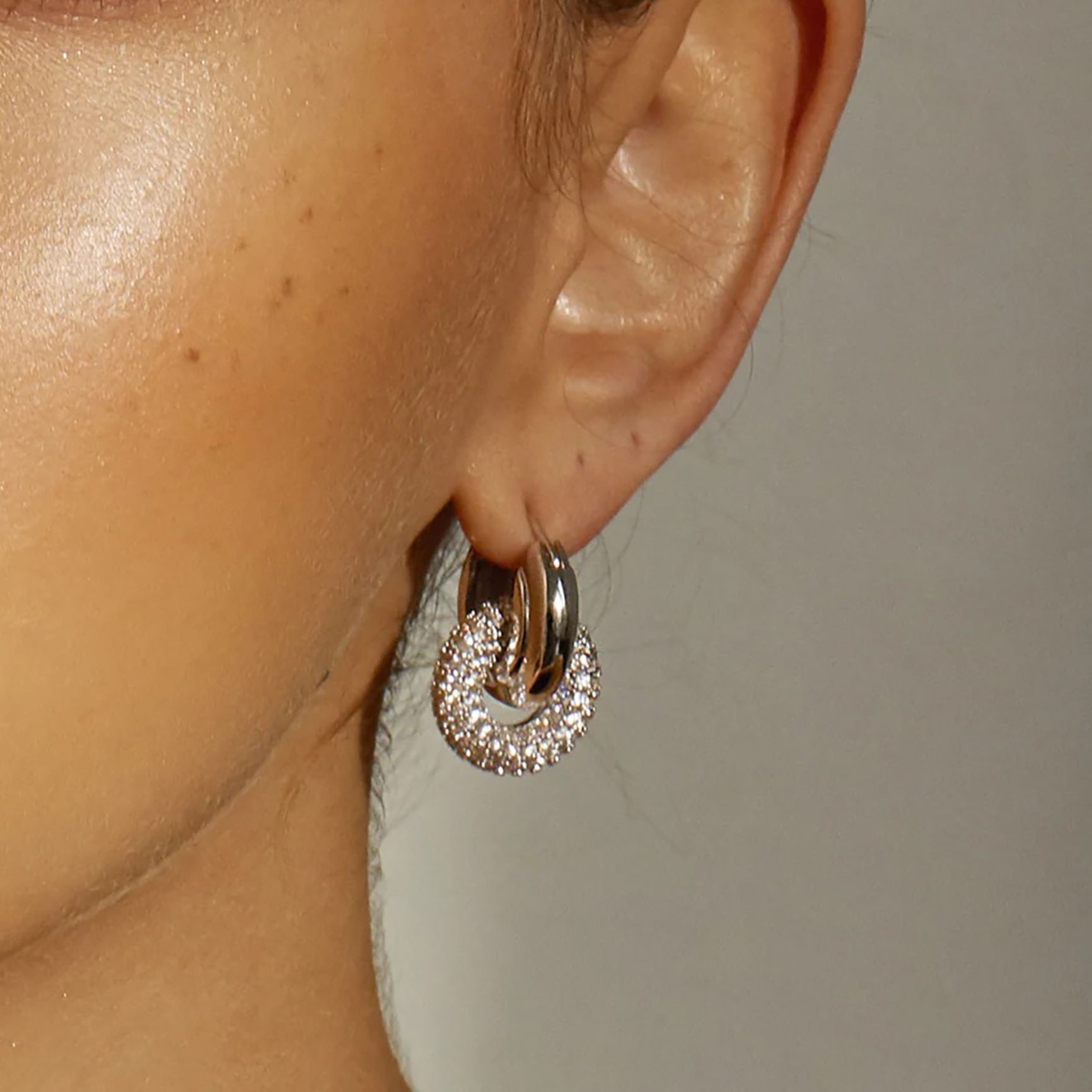 Querida 24K Gold Interlocking Circular Hoop Earrings