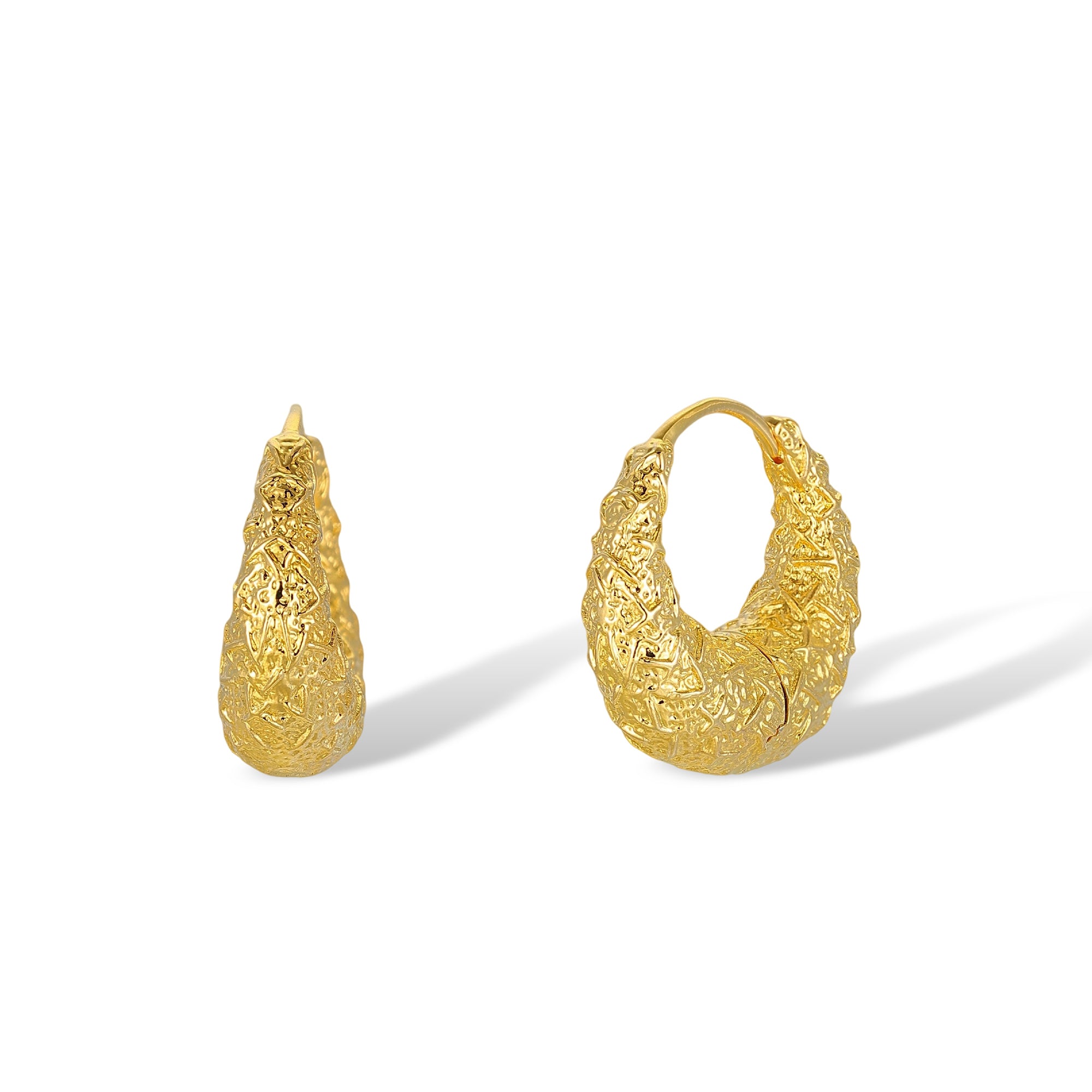 Alvwina 14K Gold Crinkled Round Huggie Earrings