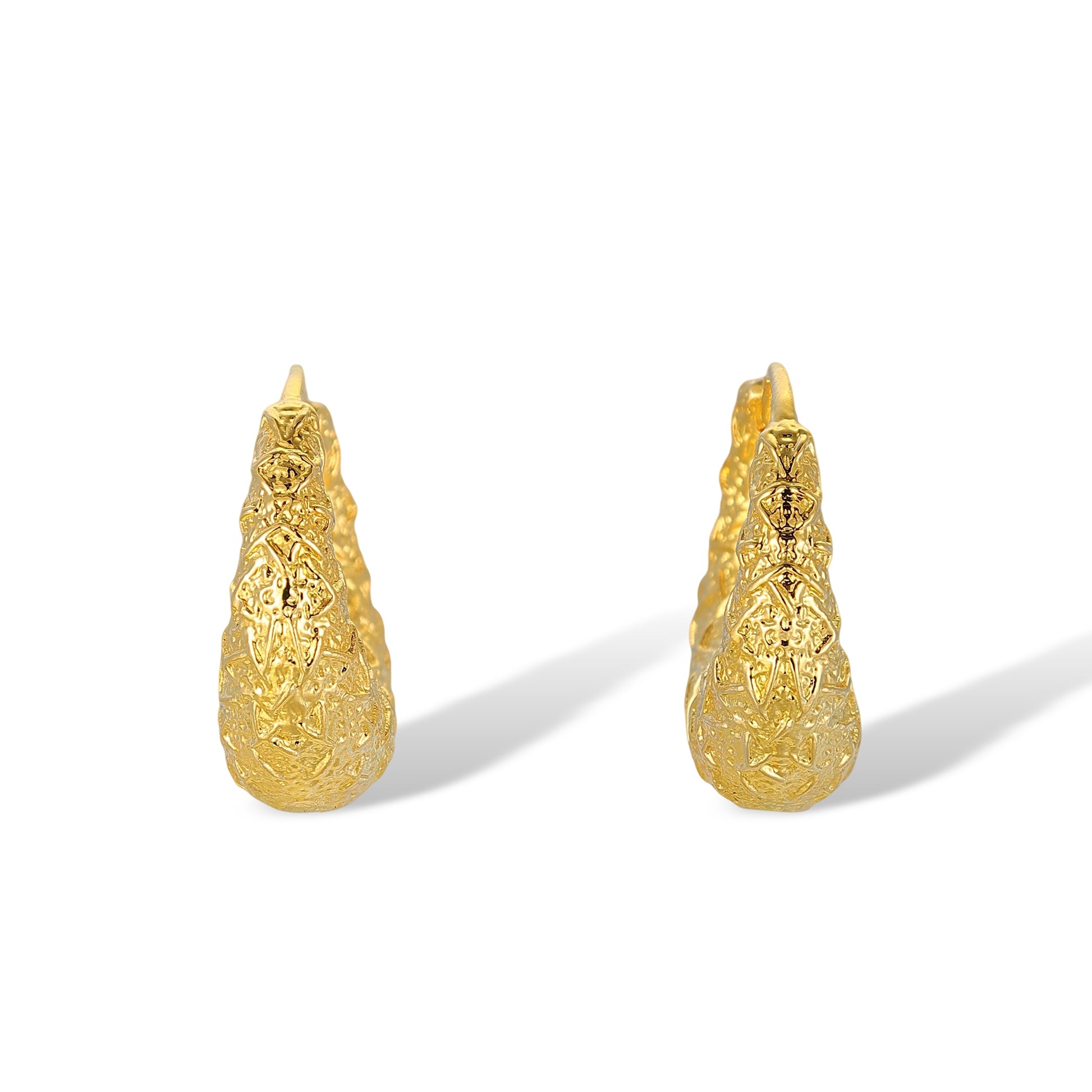 Alvwina 14K Gold Crinkled Round Huggie Earrings