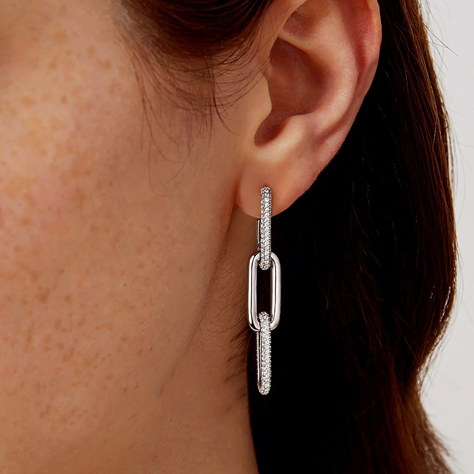 Apolline White Parperclip Link Moissanite Earrings