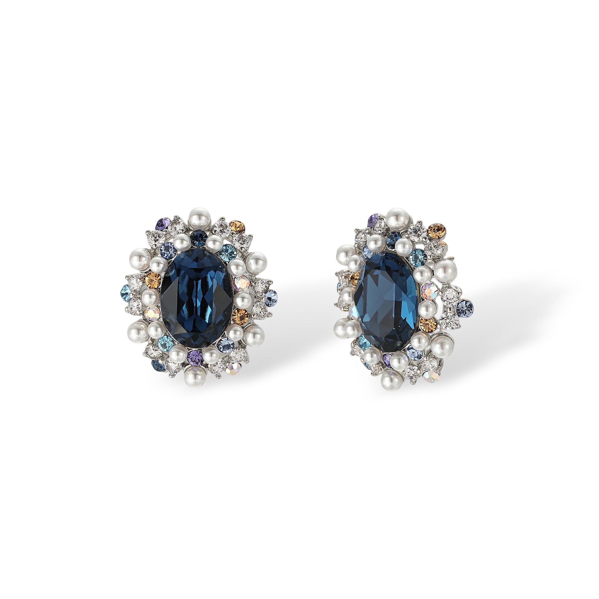 Aubépine Oval Pearl Stud Earrings