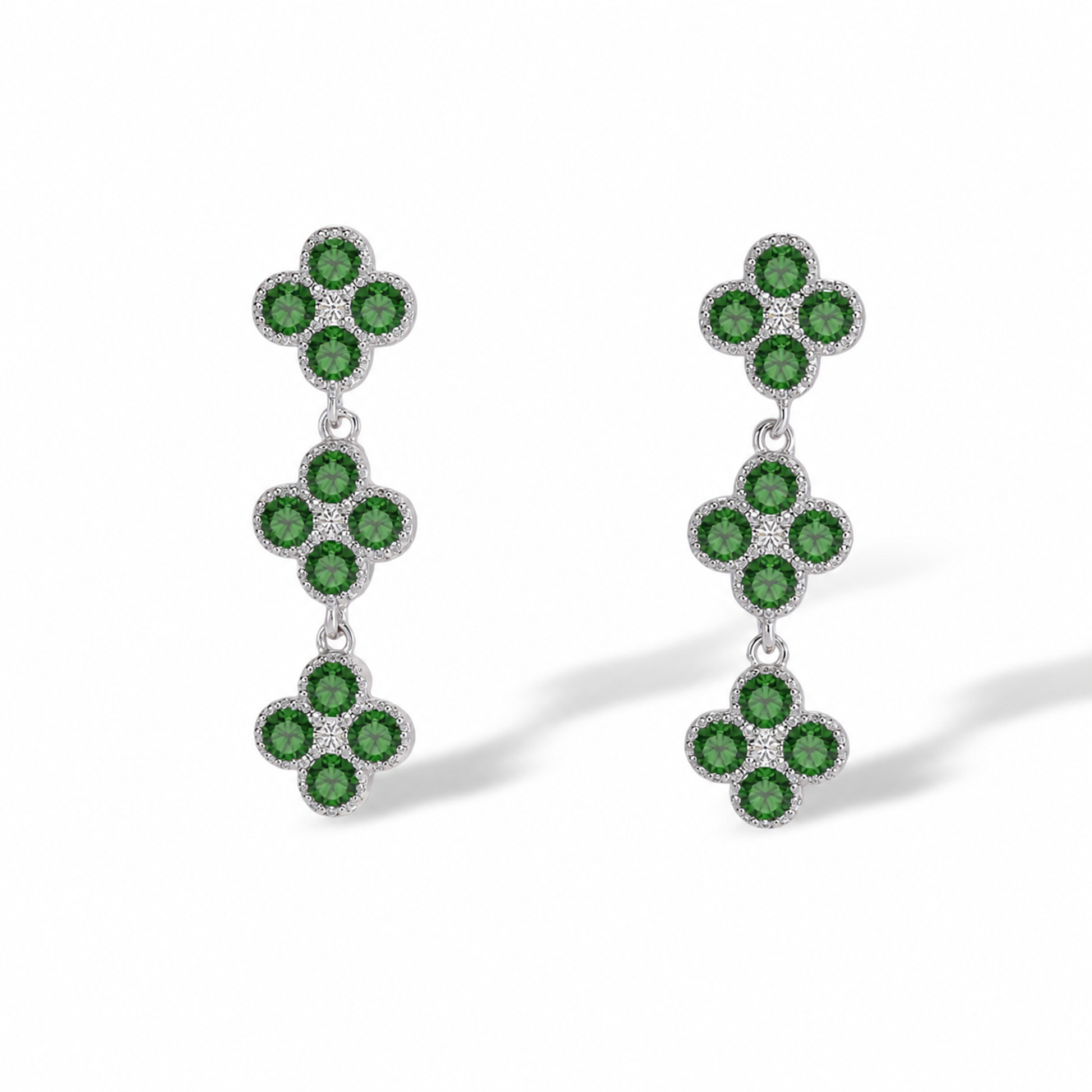 Bérinthe White Trèfle Drop Earrings