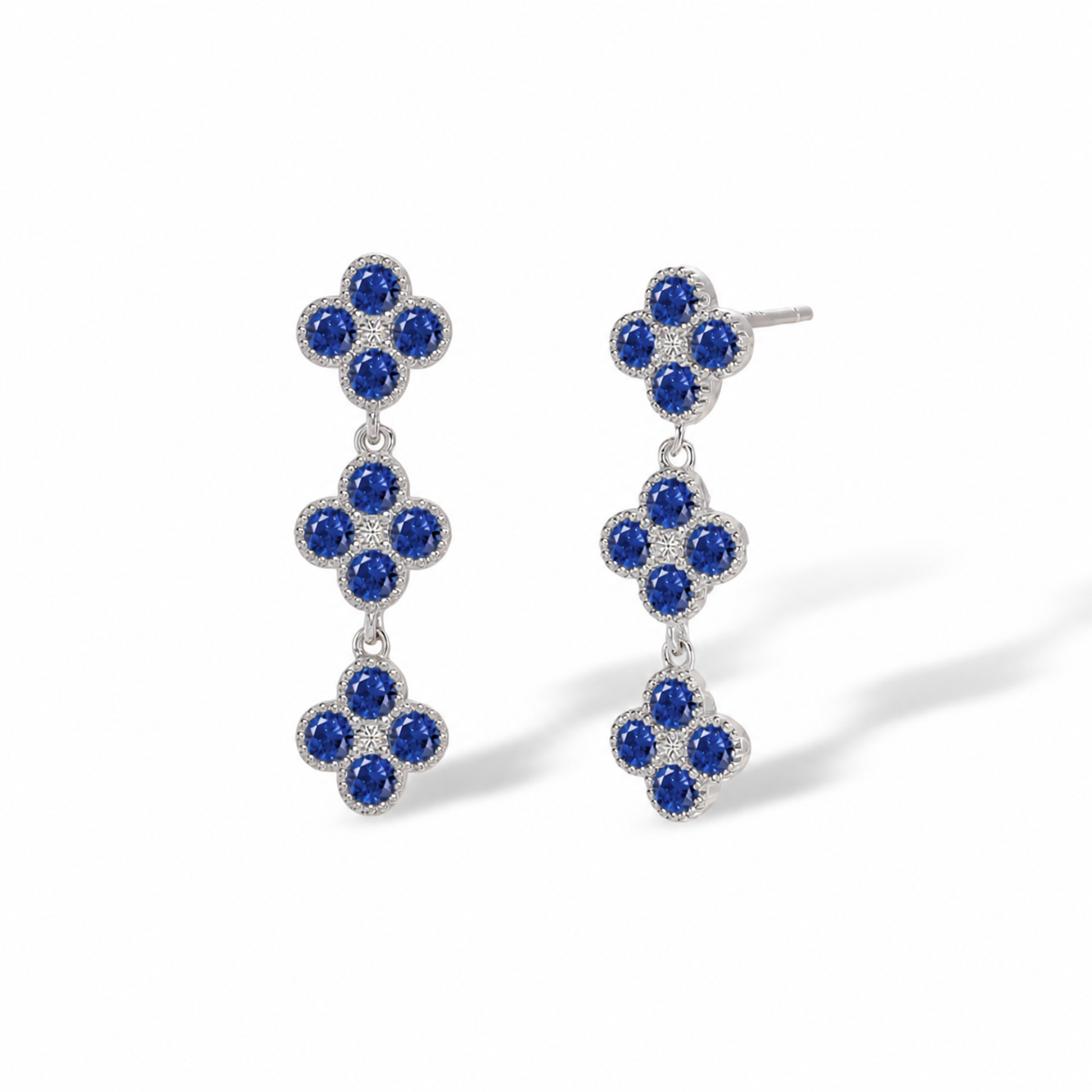 Bérinthe White Trèfle Drop Earrings