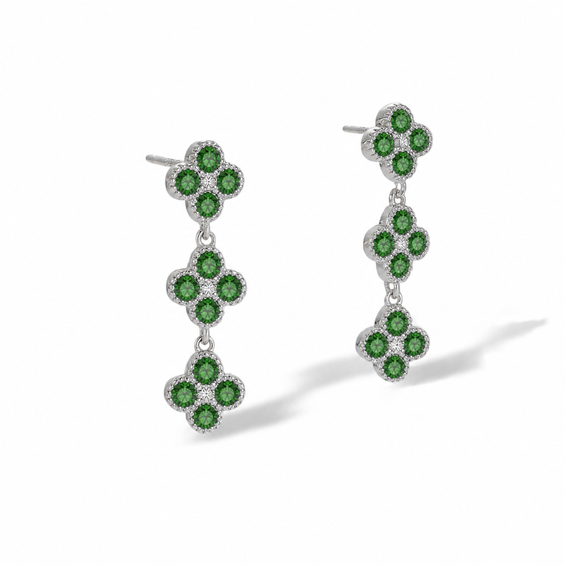 Bérinthe White Trèfle Drop Earrings