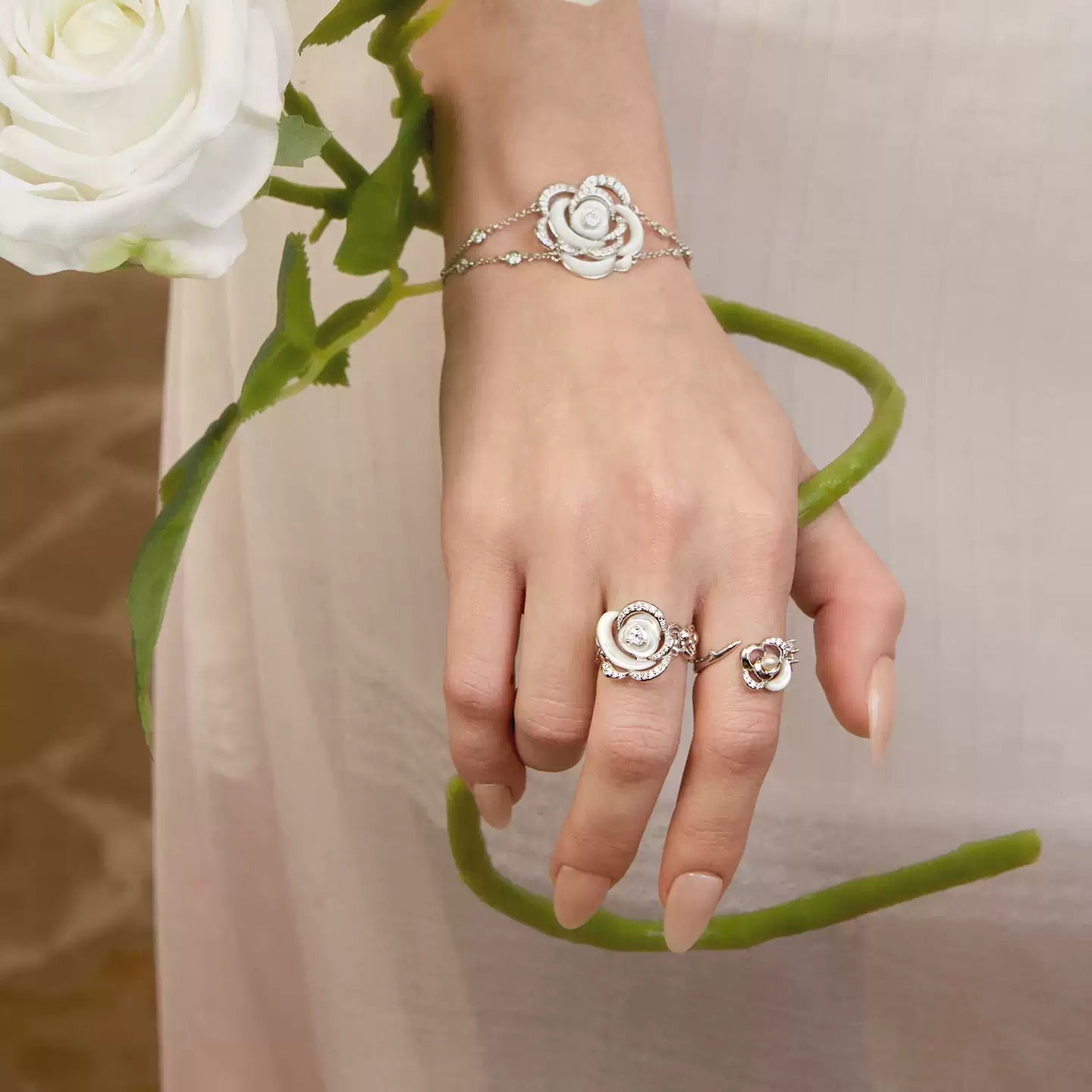 Cosima White Rose Mother-of-Pearl Floral Open Ring