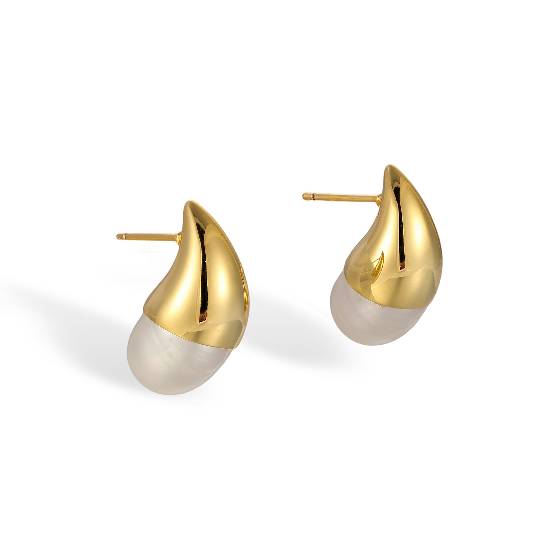 Daggunde 14K Gold Teardrop Pearl Earrings