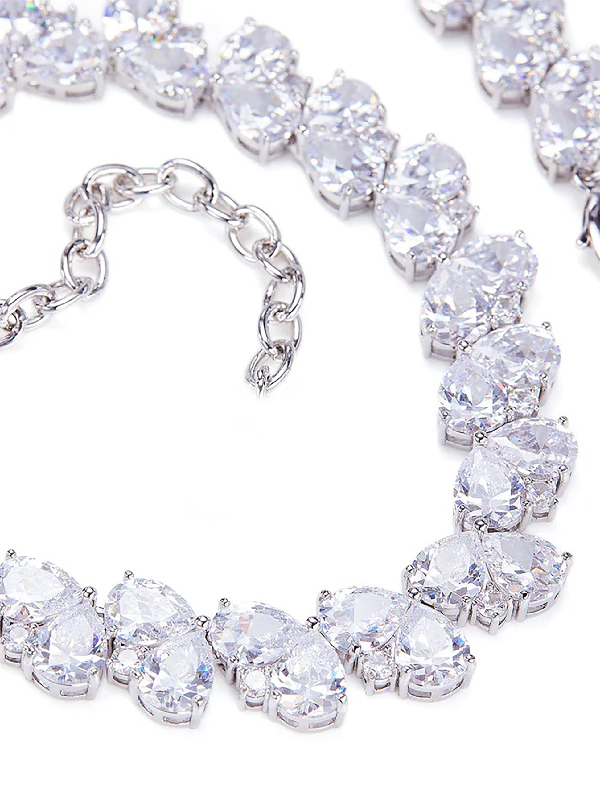 Dagtraud White Heart Choker Necklace