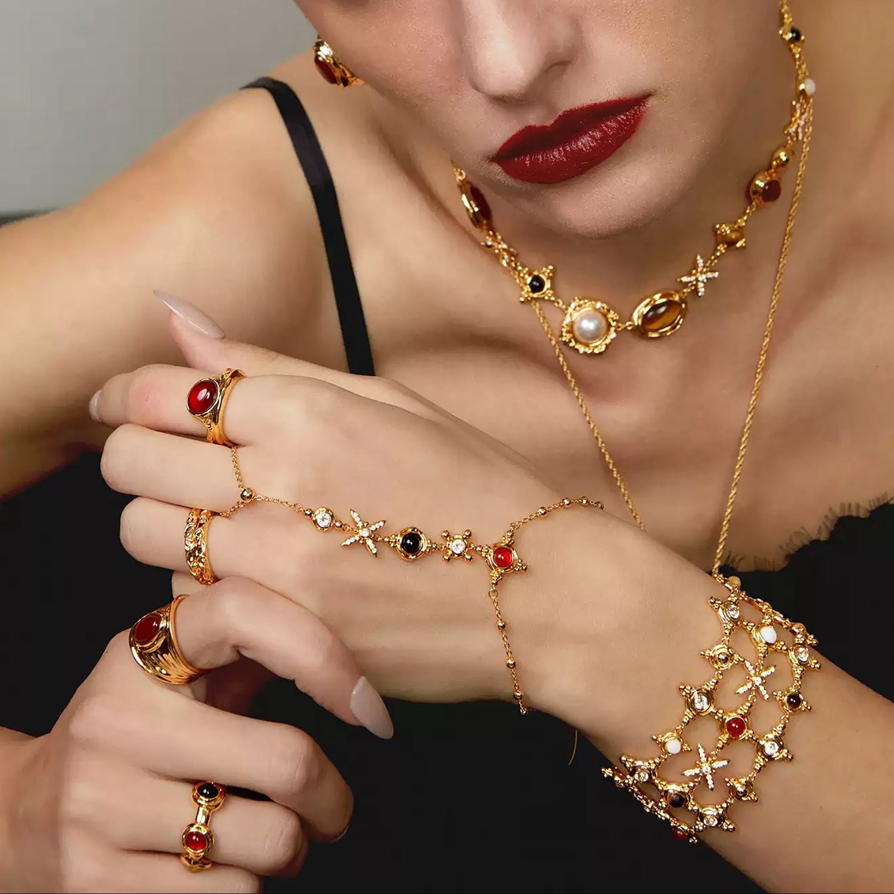 Dalmace 24K Gold Starburst Round Linked Finger Bracelet