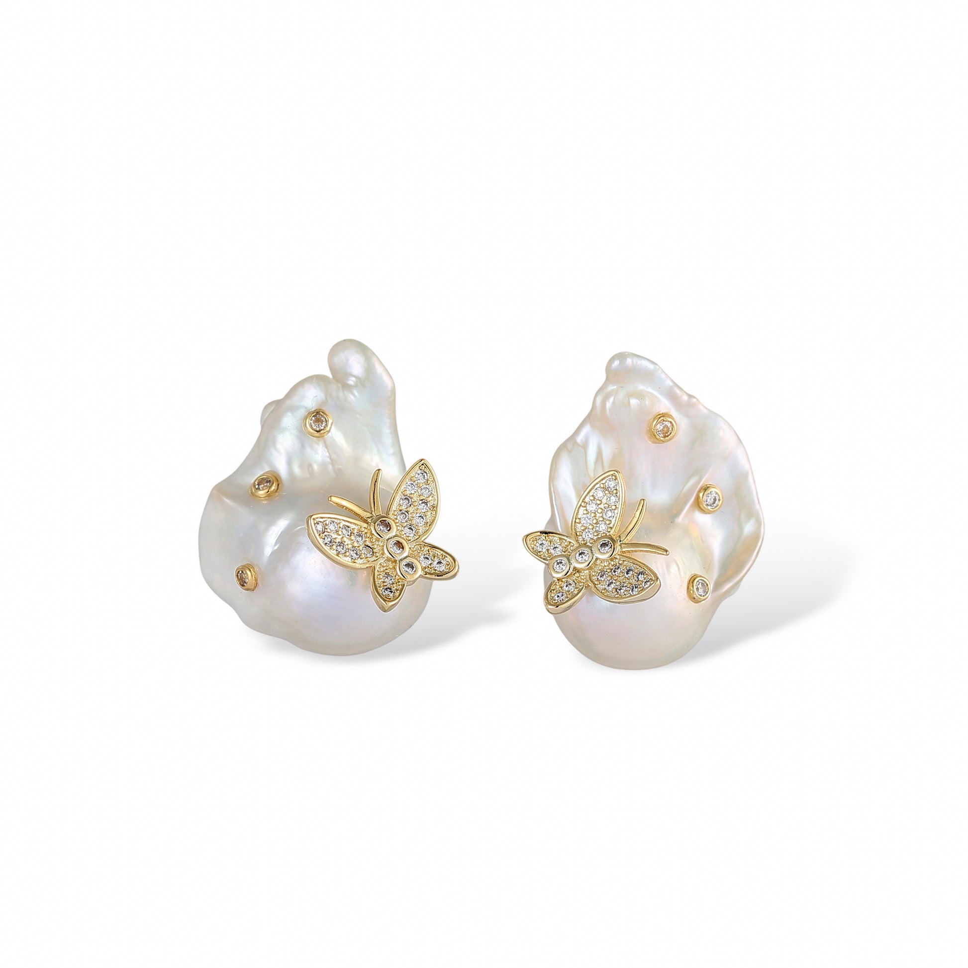 Douceur Baroque Butterfly Pearl Stud Earrings
