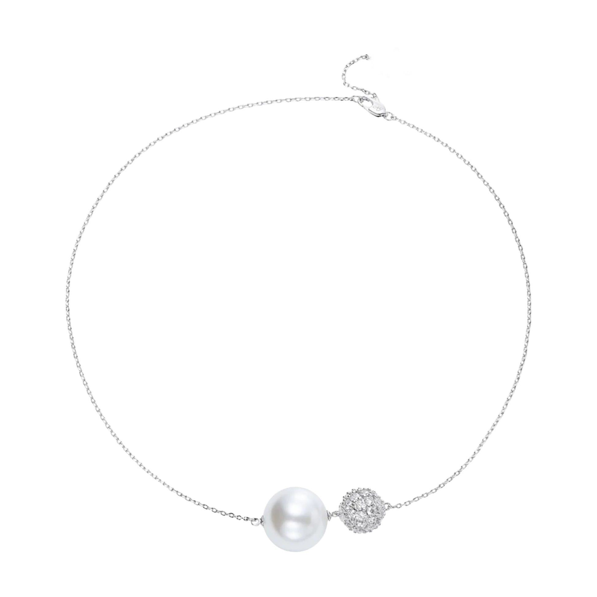 Elslinde White Pearl Necklace