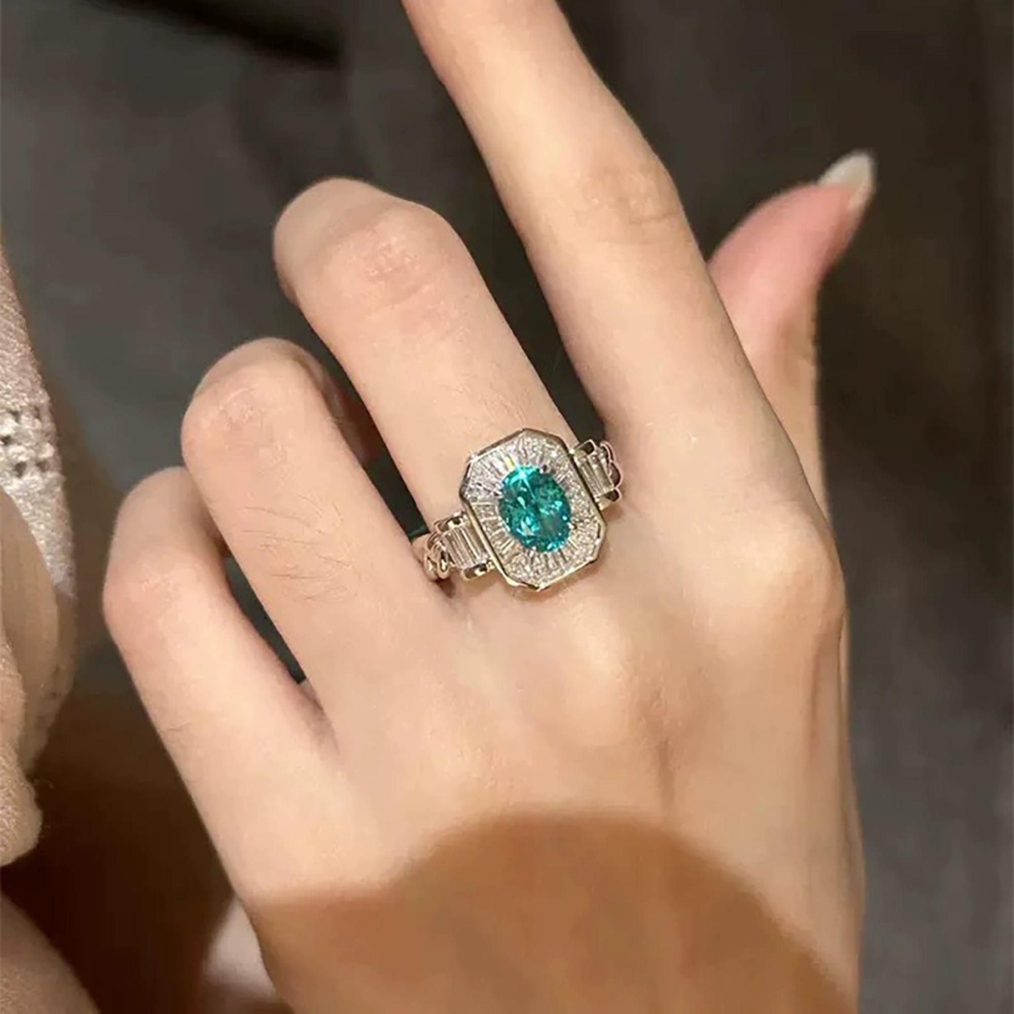 Erkenlind Paraíba Blue Oval Ring