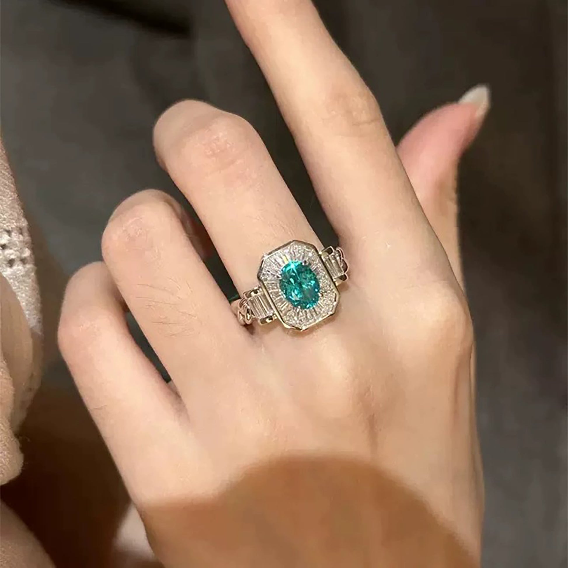 Erkenlind Paraíba Blue Oval Ring