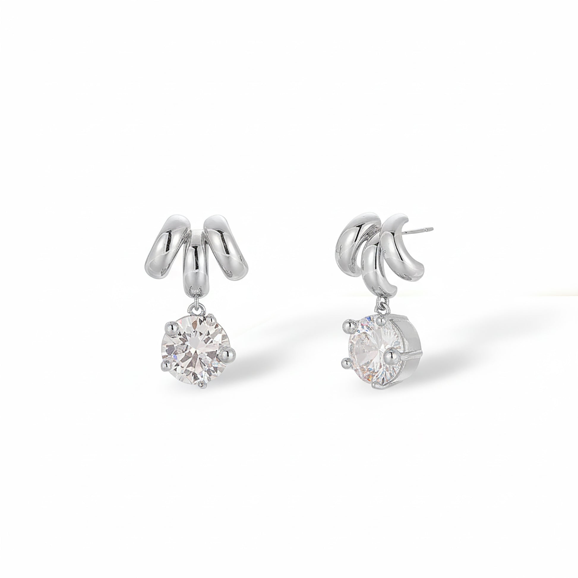 Florentine 14K Gold M Shape Earrings