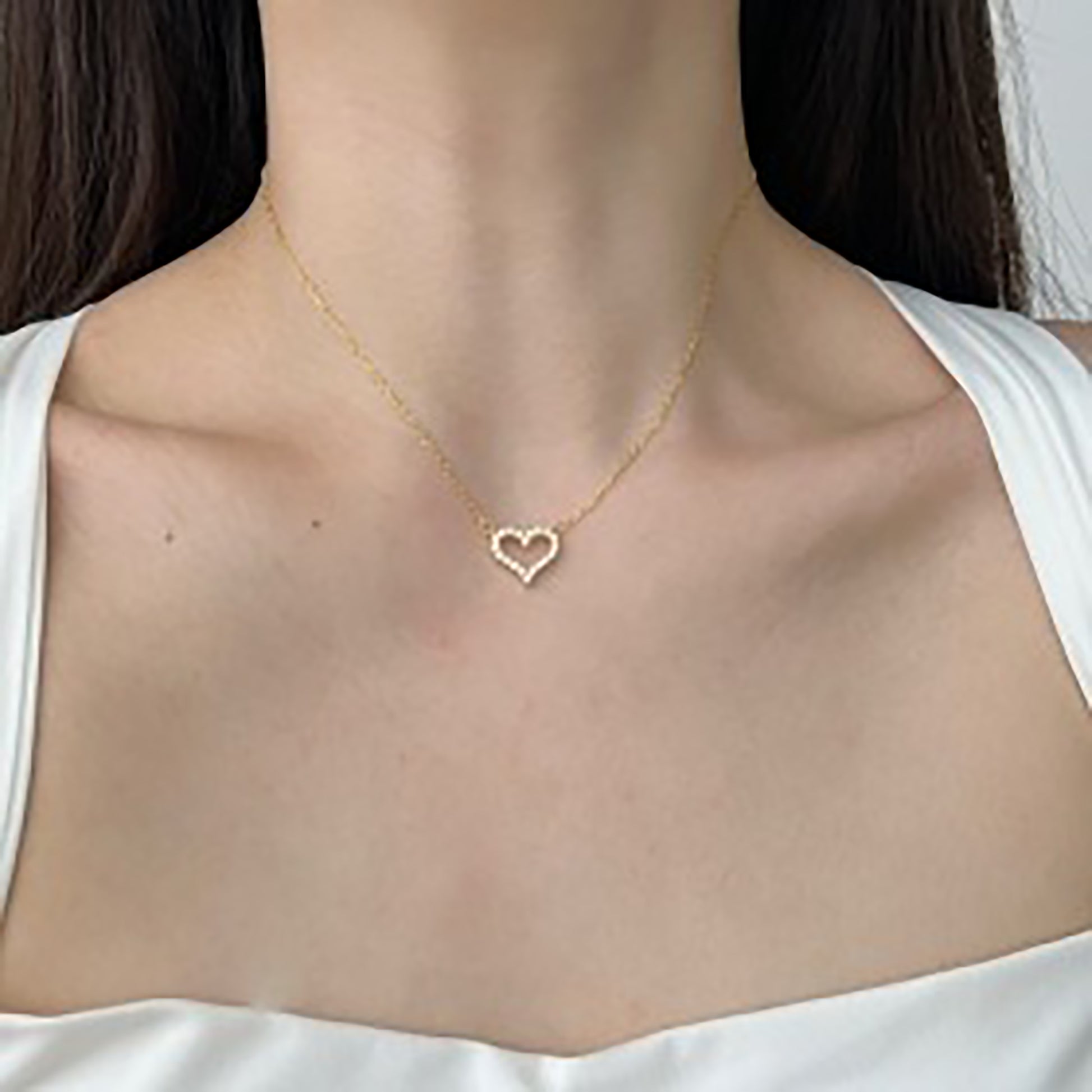 Freyda 18K Gold Hollow Heart Necklace