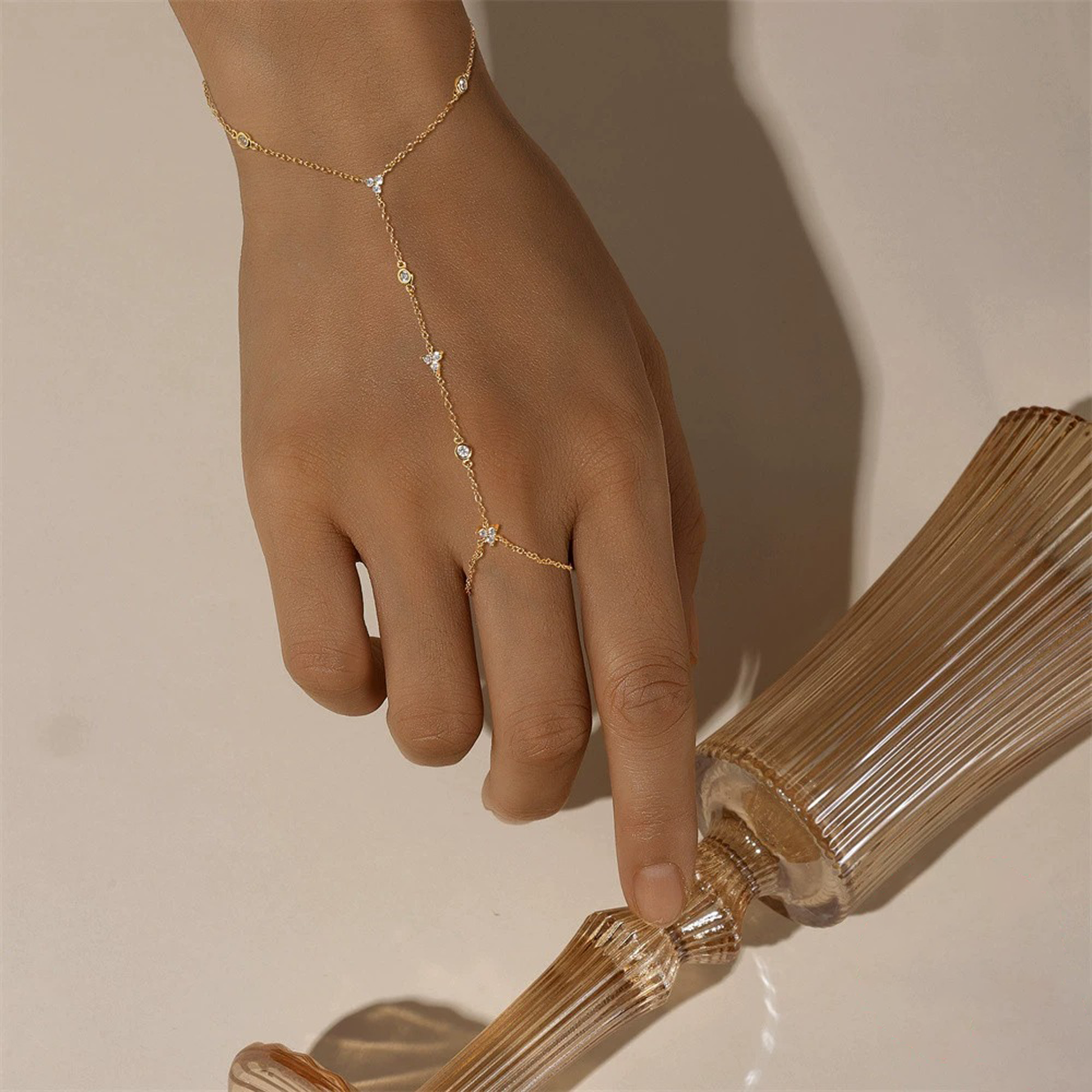 Gabriela 14K Gold Trèfle Linked Finger Bracelet