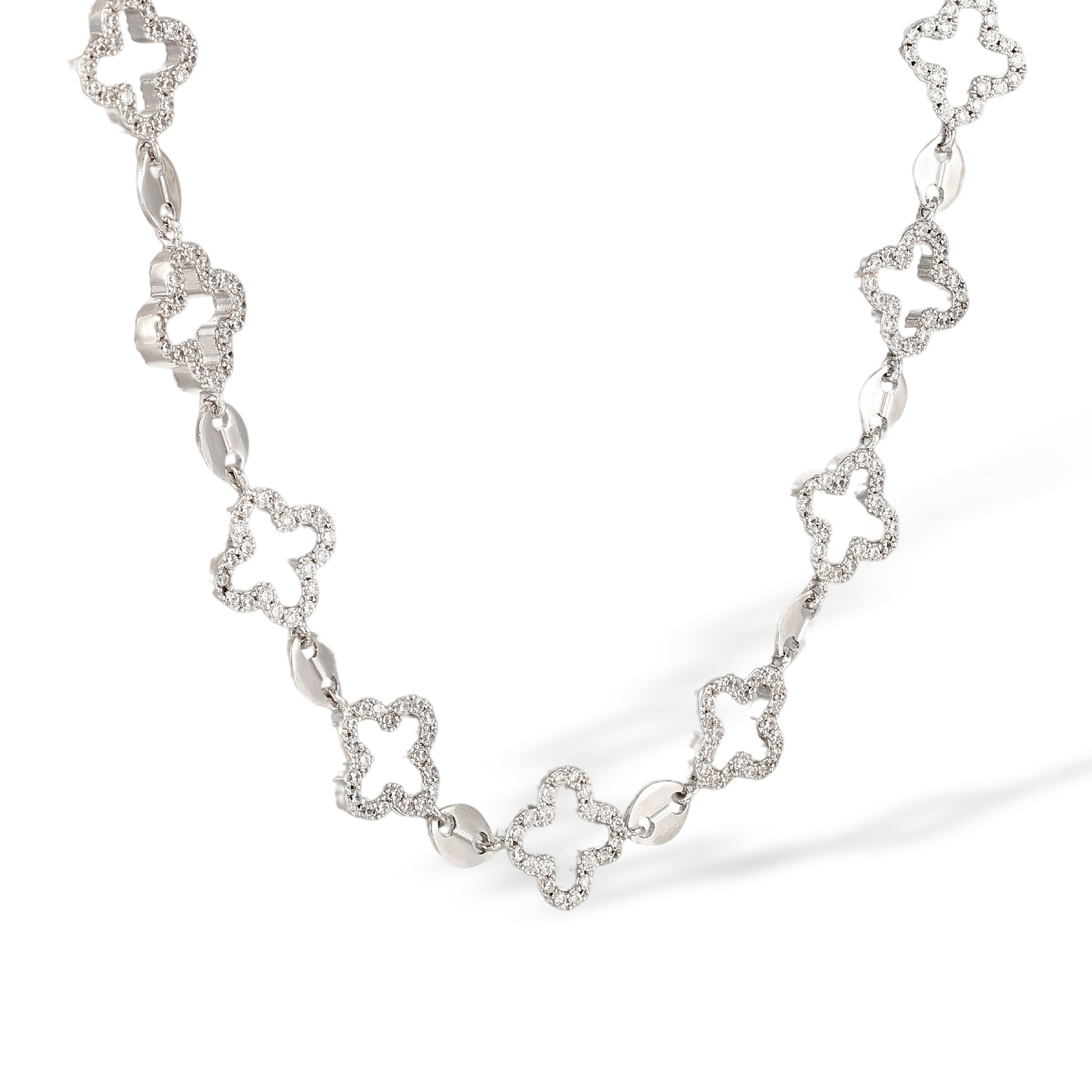 Gisahild White Hollow Trèfle Necklace