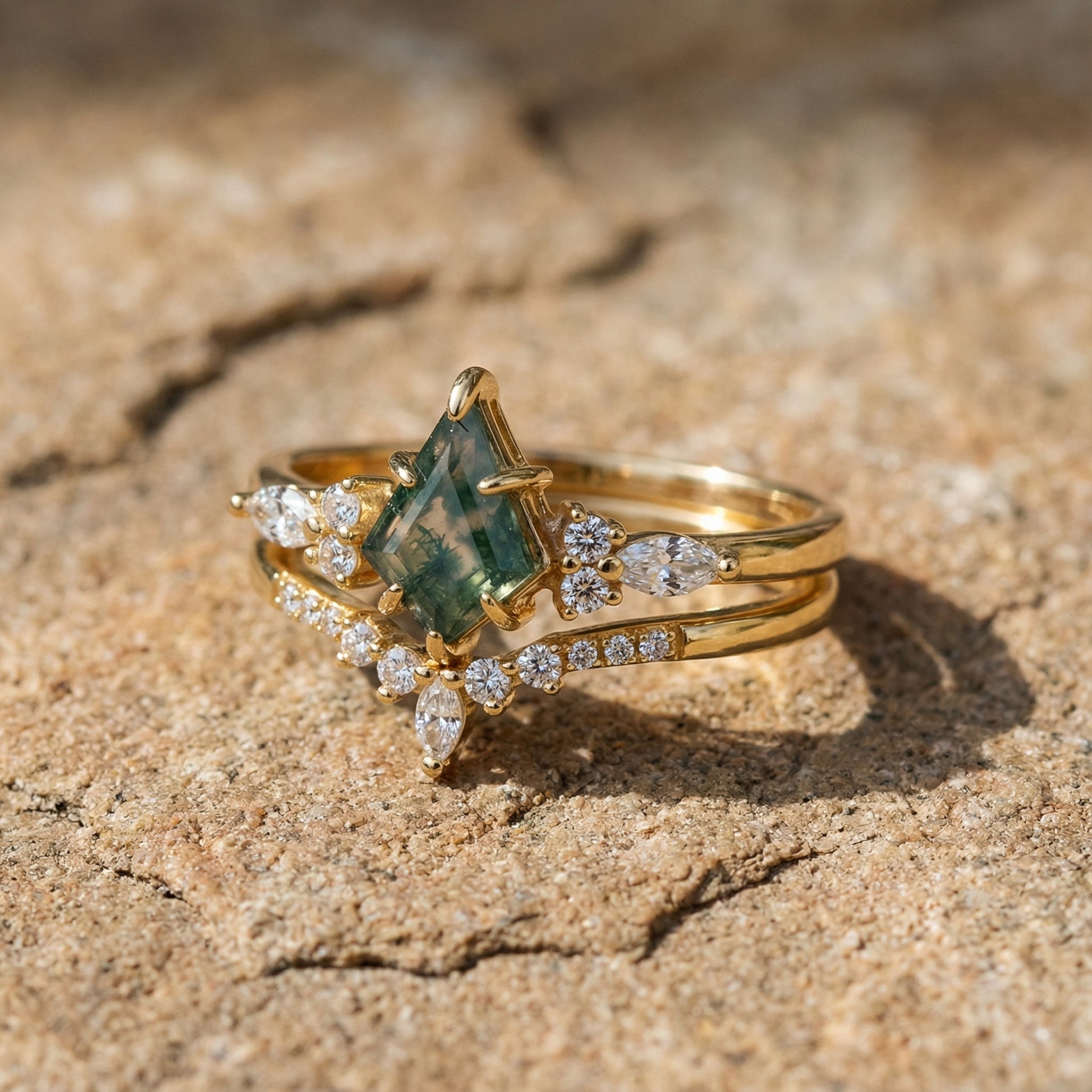 Gitane Moss Triangular Ring Set