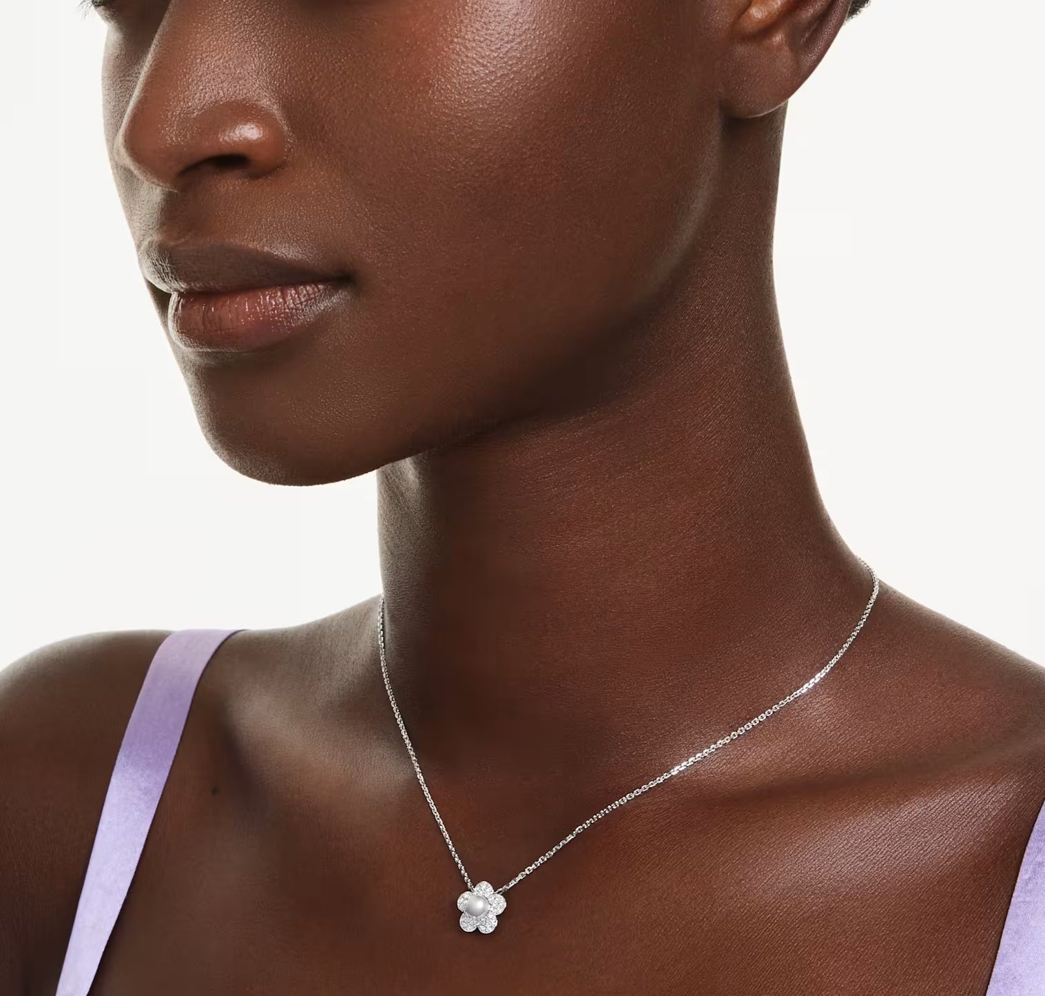 Hyacinthe White Floral Pearl Necklace