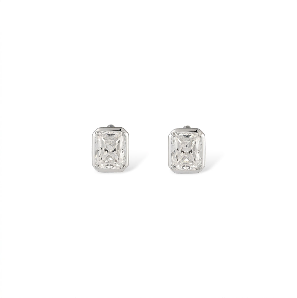 Irmgunde 14K Gold Radiant Huggie Earrings