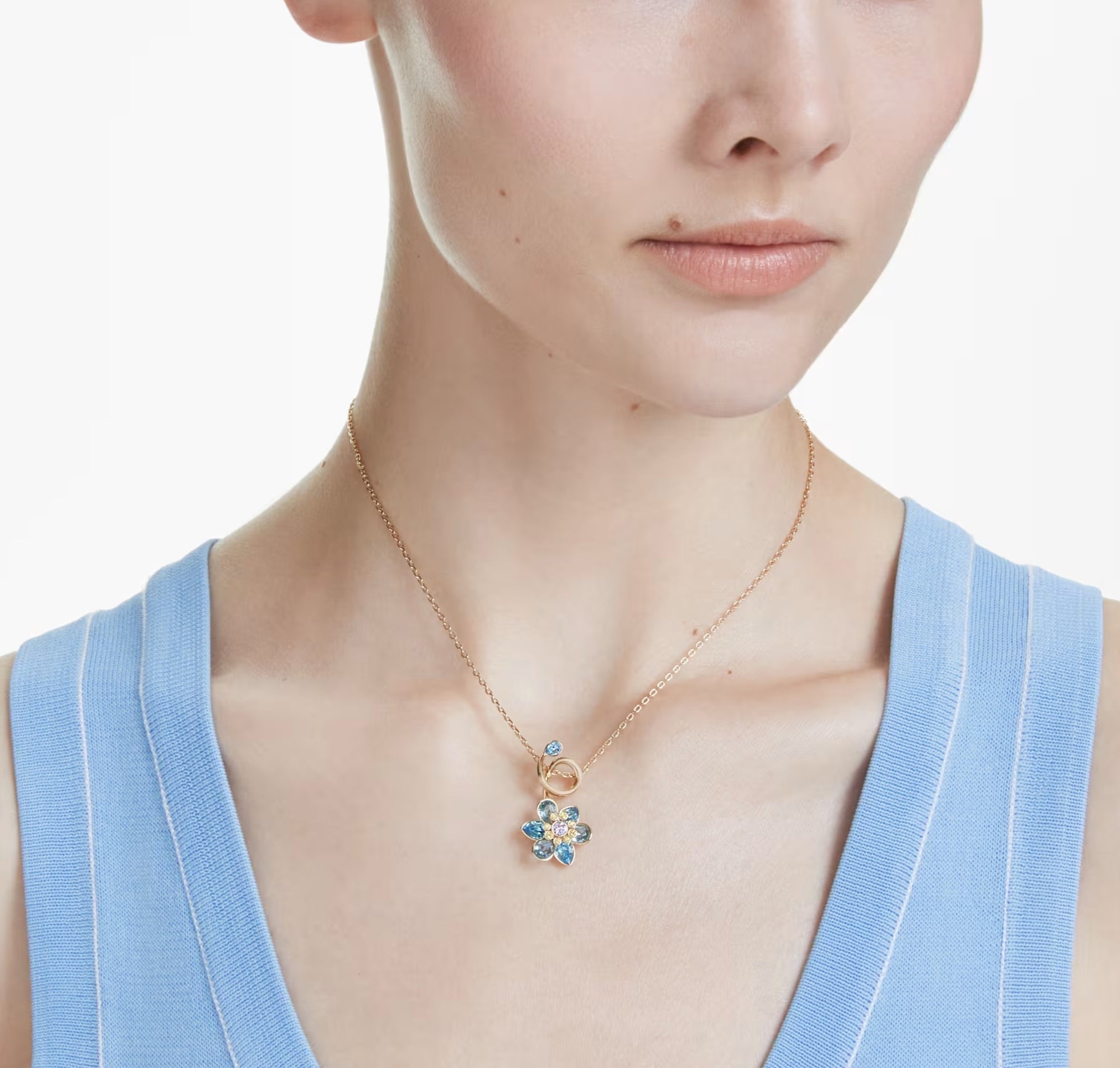 Jetta Blue Floral Necklcae