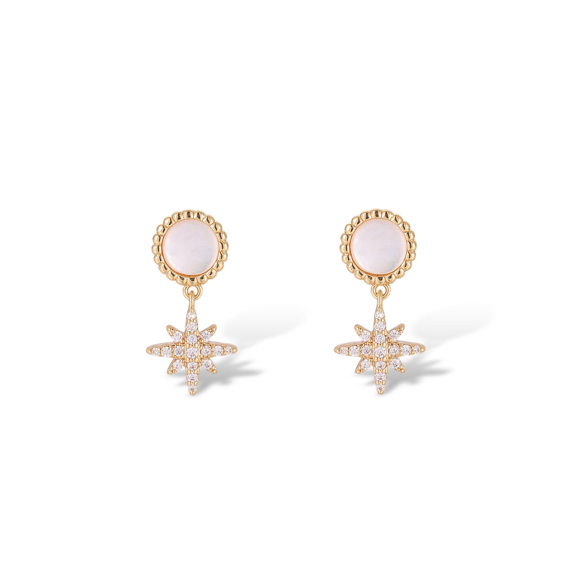 Jacinthe White Shell Starburst Short Earrings