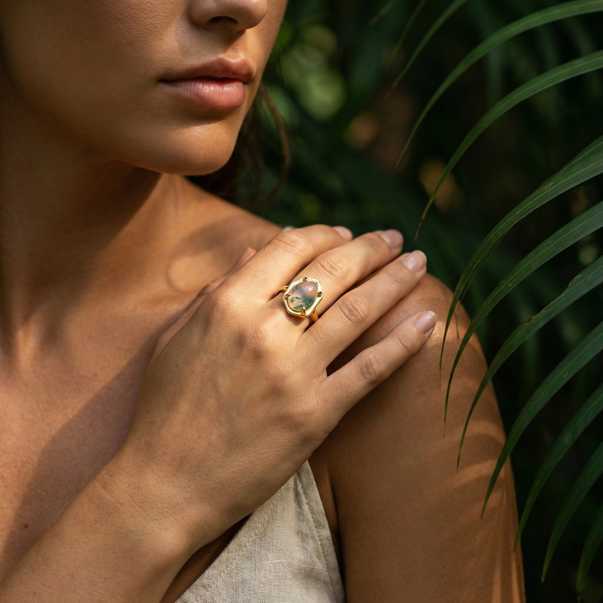 Pléiade 14K Green Moss Oval Ring