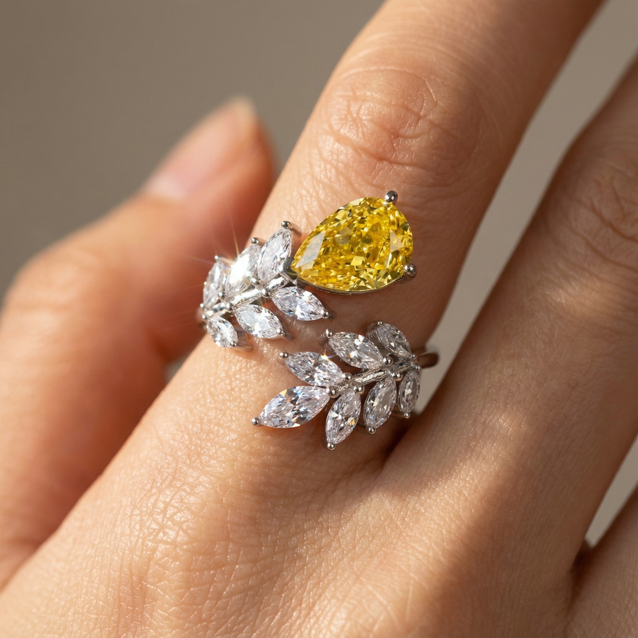 Julienne Yellow Leaf Open Ring
