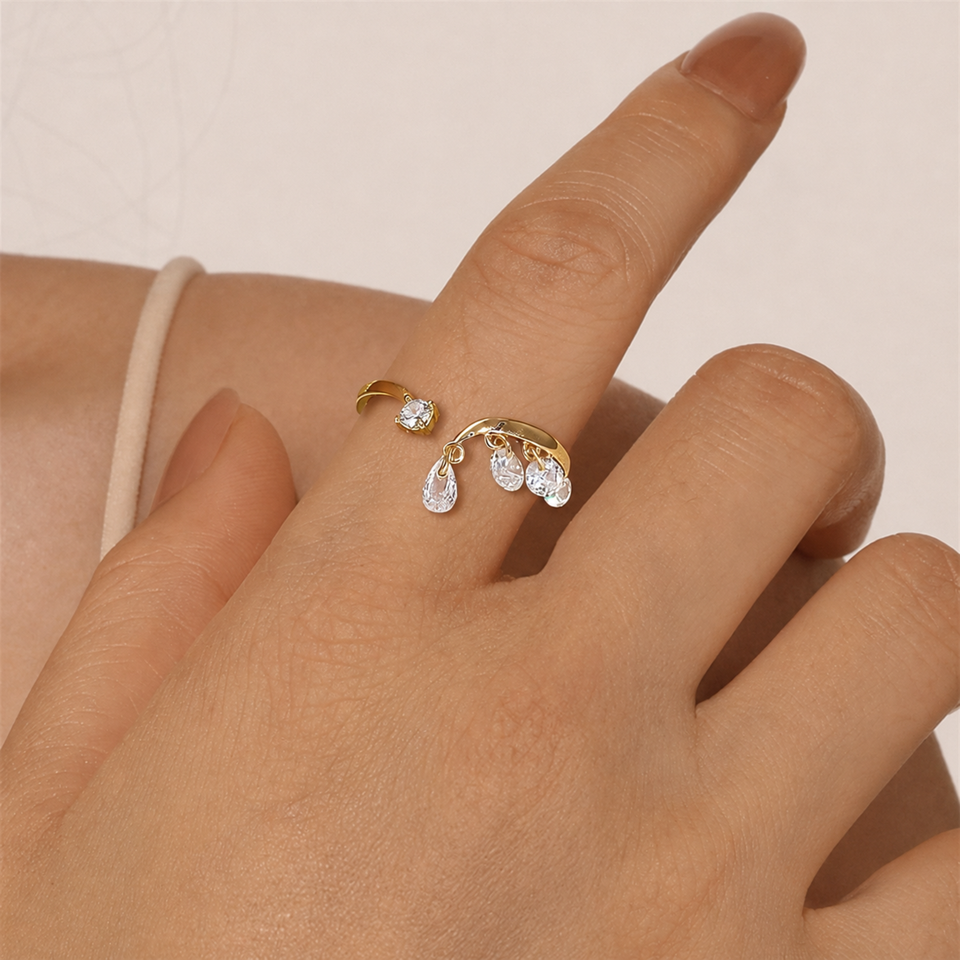 Katya 18K Gold Round Teardrop Open Ring