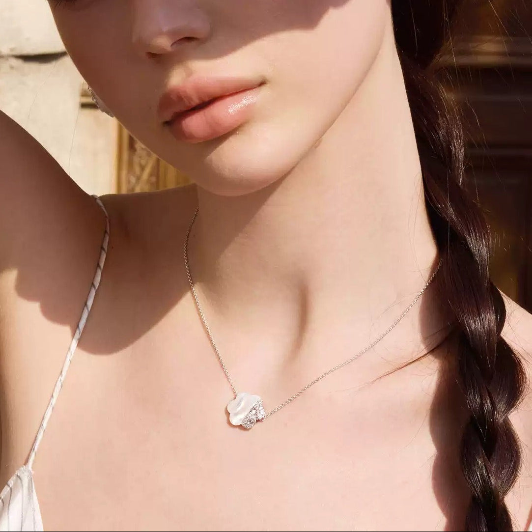 Marleen White Mother-of-Pearl Floral Necklace