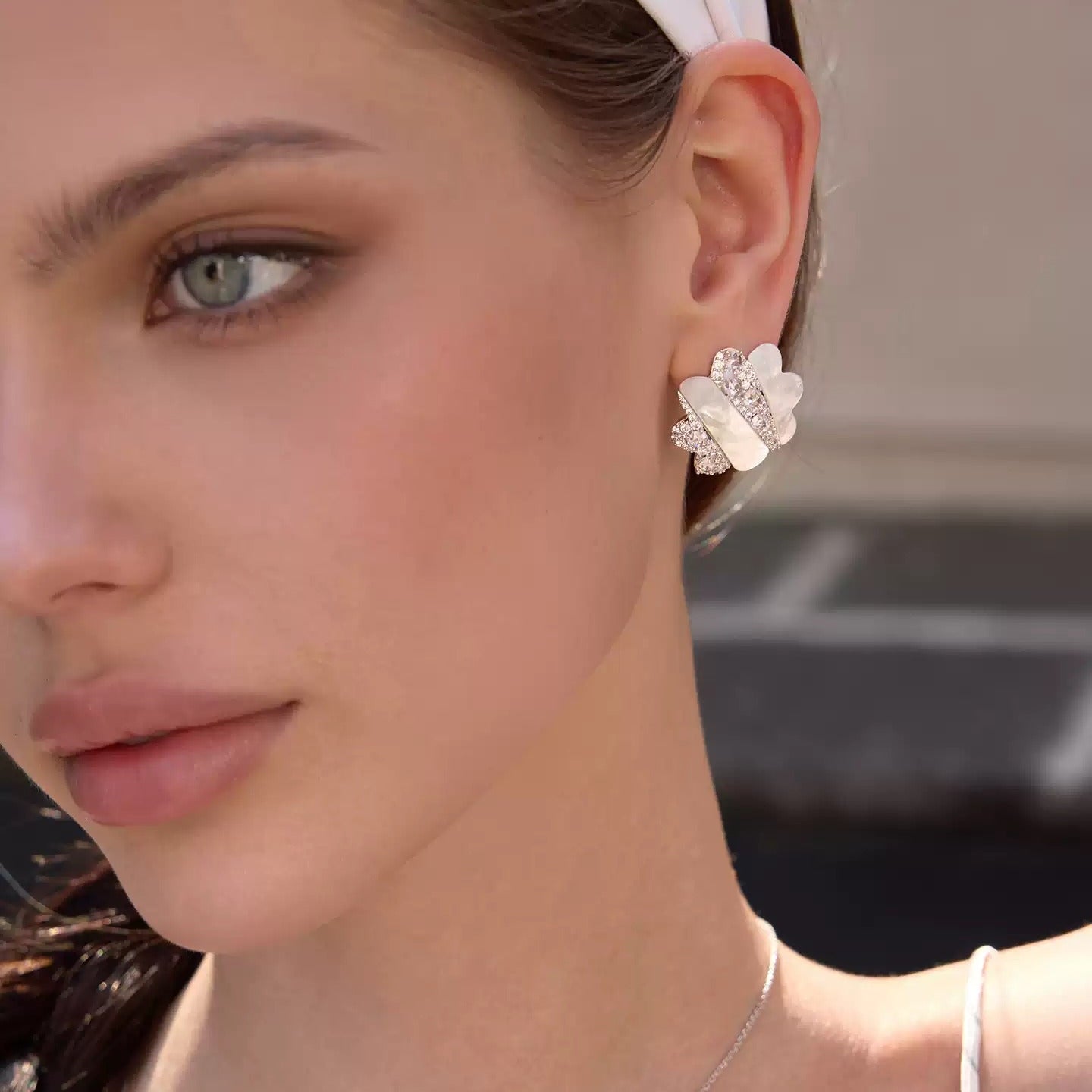 Marleen White Mother-of-Pearl Floral Stud Earrings