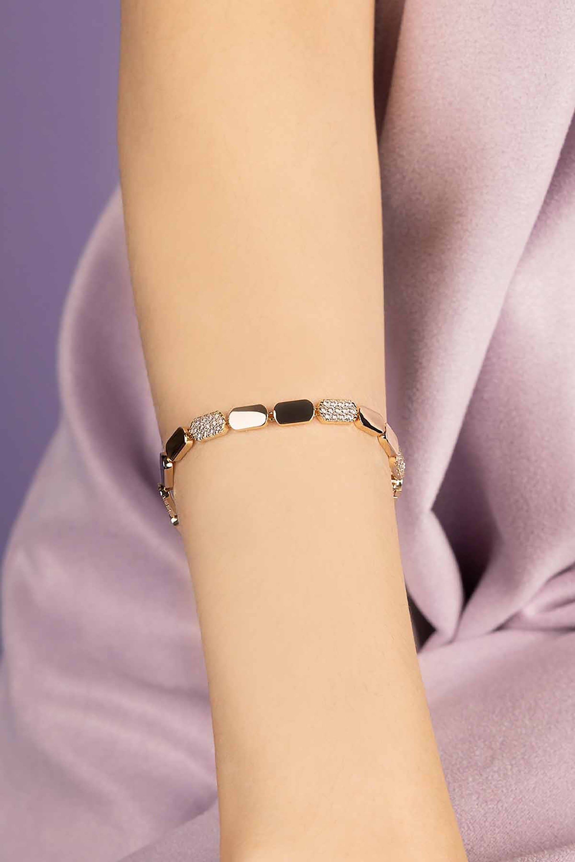 Melissa 14K Gold Rounded Rectangular Bracelet