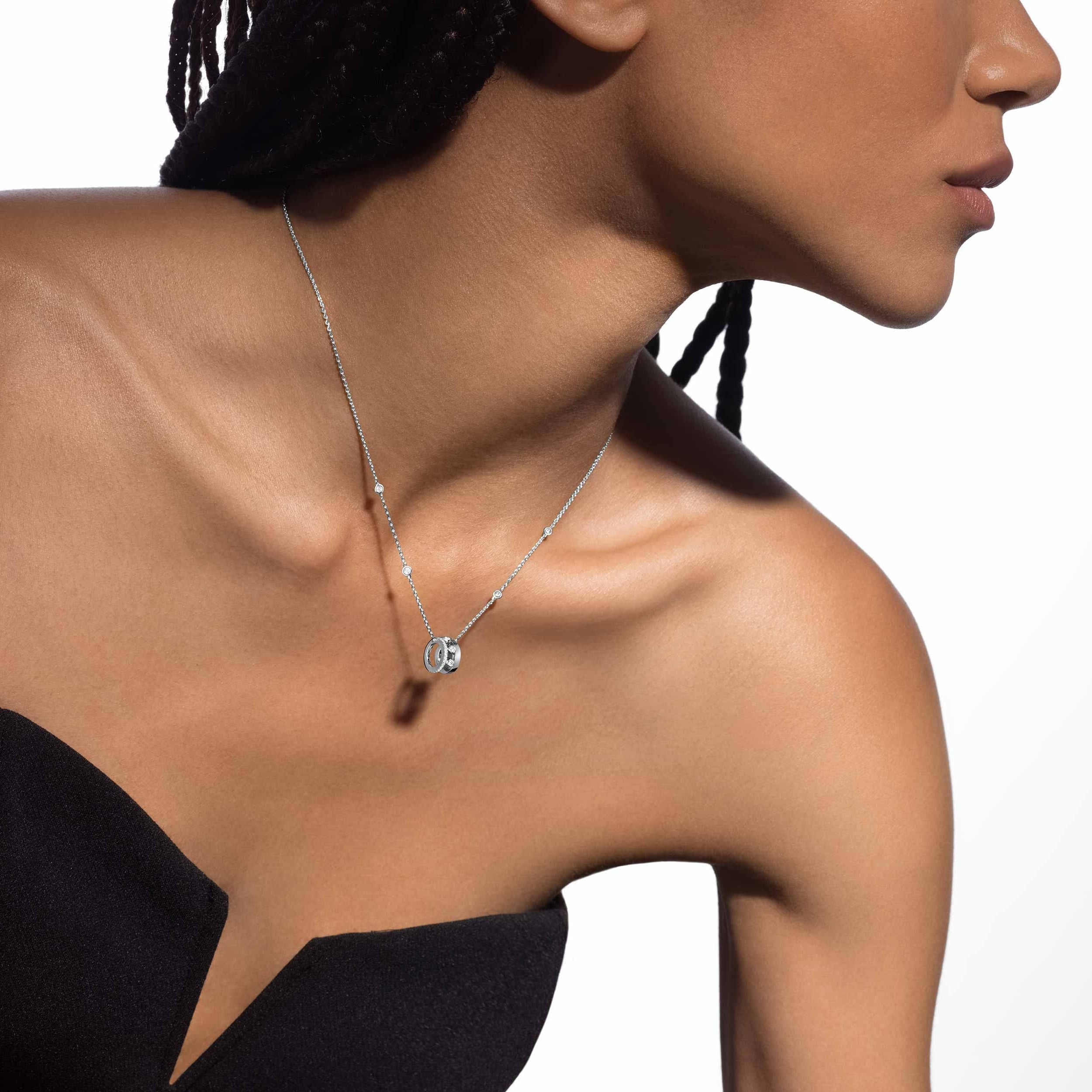 Valentine White Round Necklace